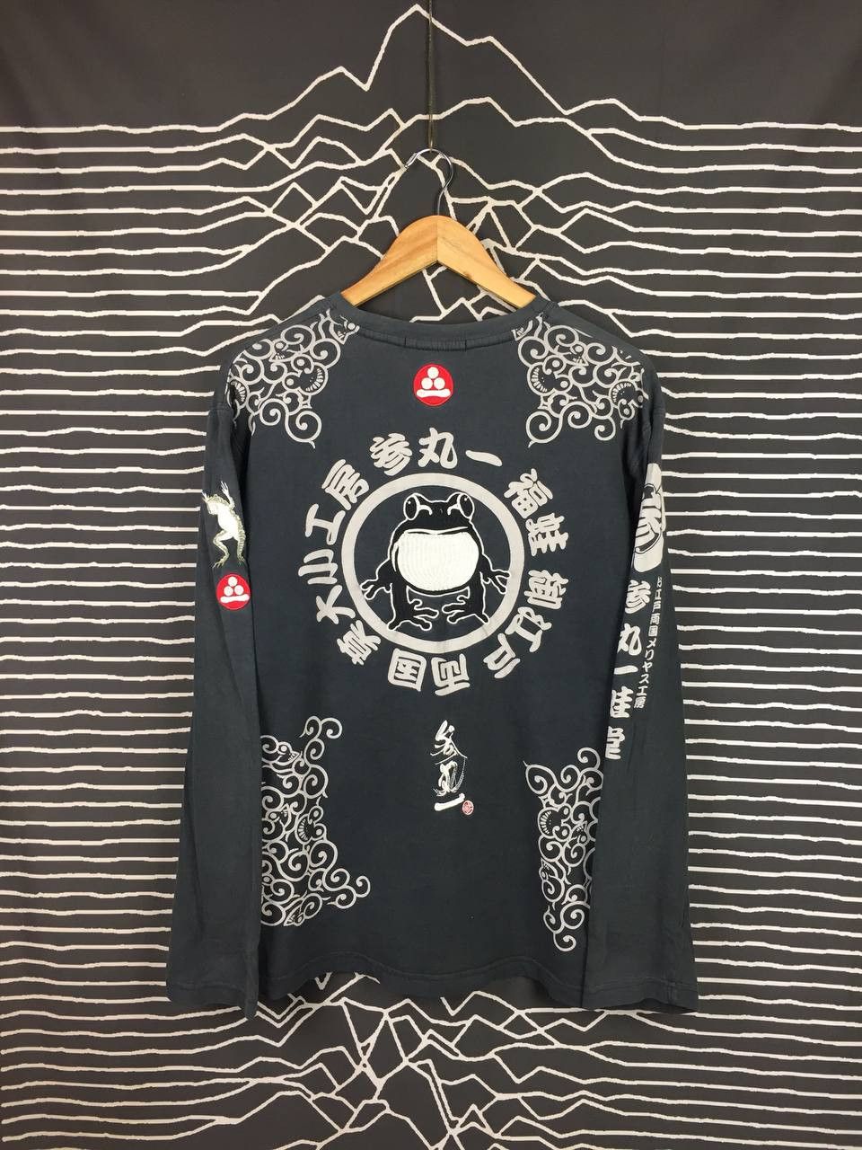 Japanese Brand Sanmaruichi Japanese Art Frog Embroidery Sukajan Tee Size US XL / EU 56 / 4 - 2 Thumbnail