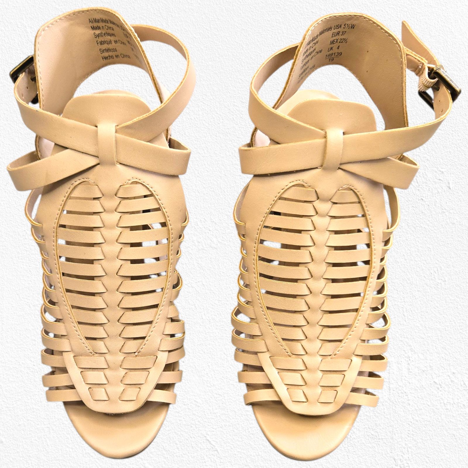 American Eagle Outfitters American Eagle Nude Gladiator Block Heel Sandals Size 5.5W Size US 5.5 / IT 35.5 - 11 Thumbnail