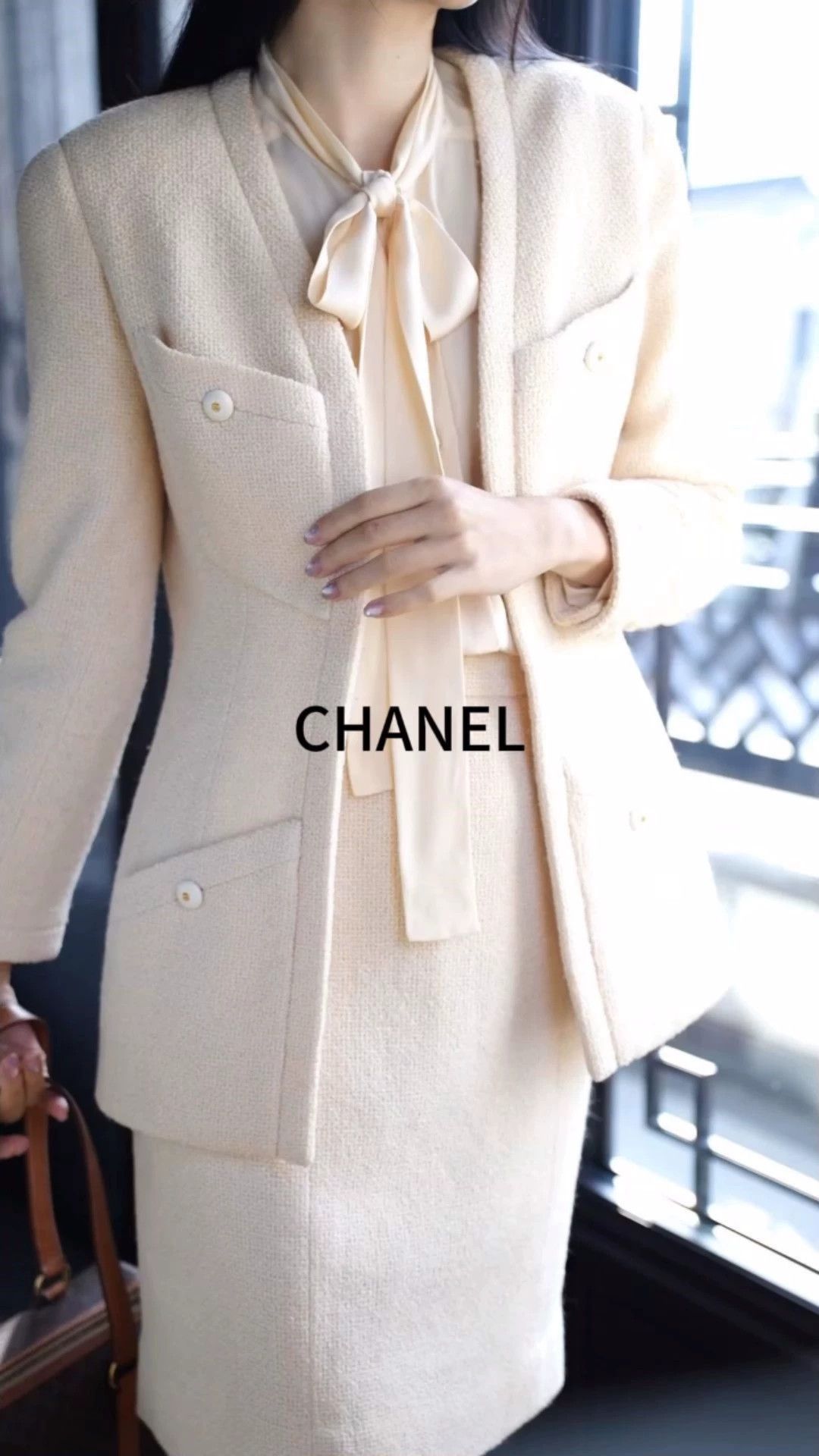 Chanel Chanel 1992 Cream Tweed Suit Skirt Set FR38 Size S / US 4 / IT 40 - 1 Thumbnail
