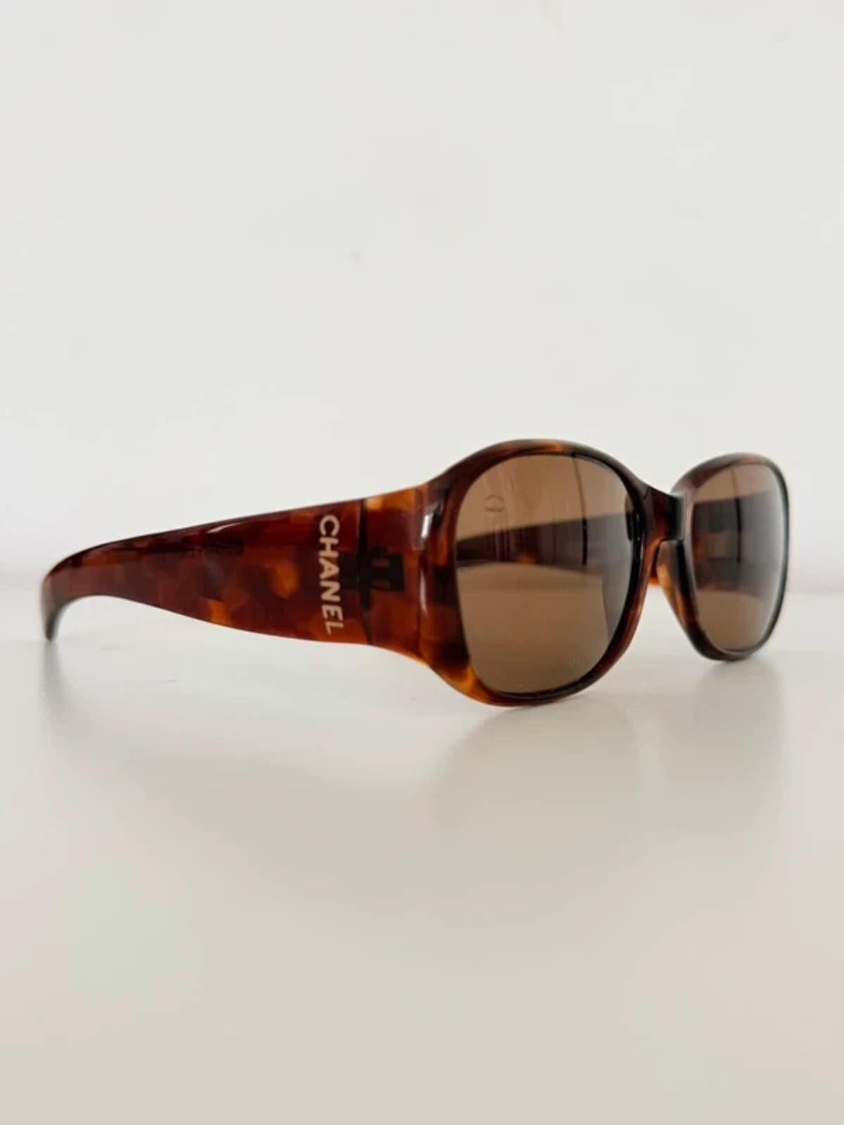 Chanel Chanel Oversized Tortoiseshell Sunglasses Size ONE SIZE - 4 Thumbnail