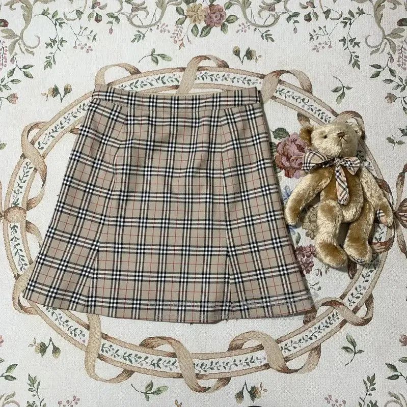 Burberry Burberry Women's Khaki Check Wool Skirt. Size 23" - 5 Thumbnail