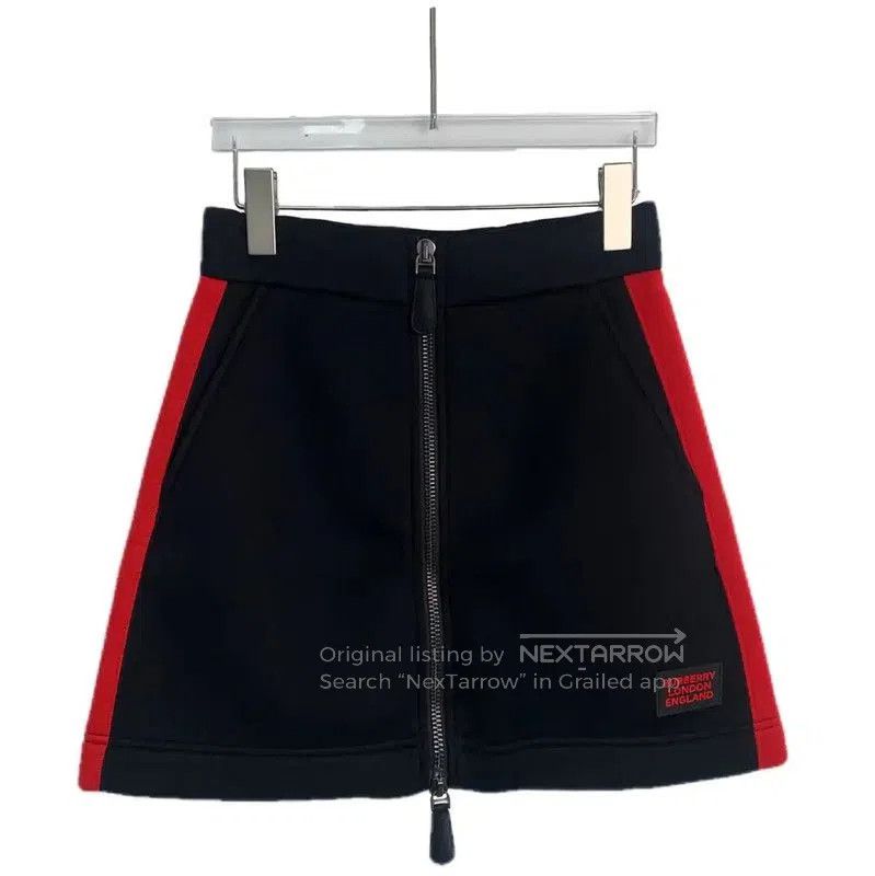 Burberry Burberry Black Cotton Women's Mini Skirt. Size 22" - 1 Thumbnail