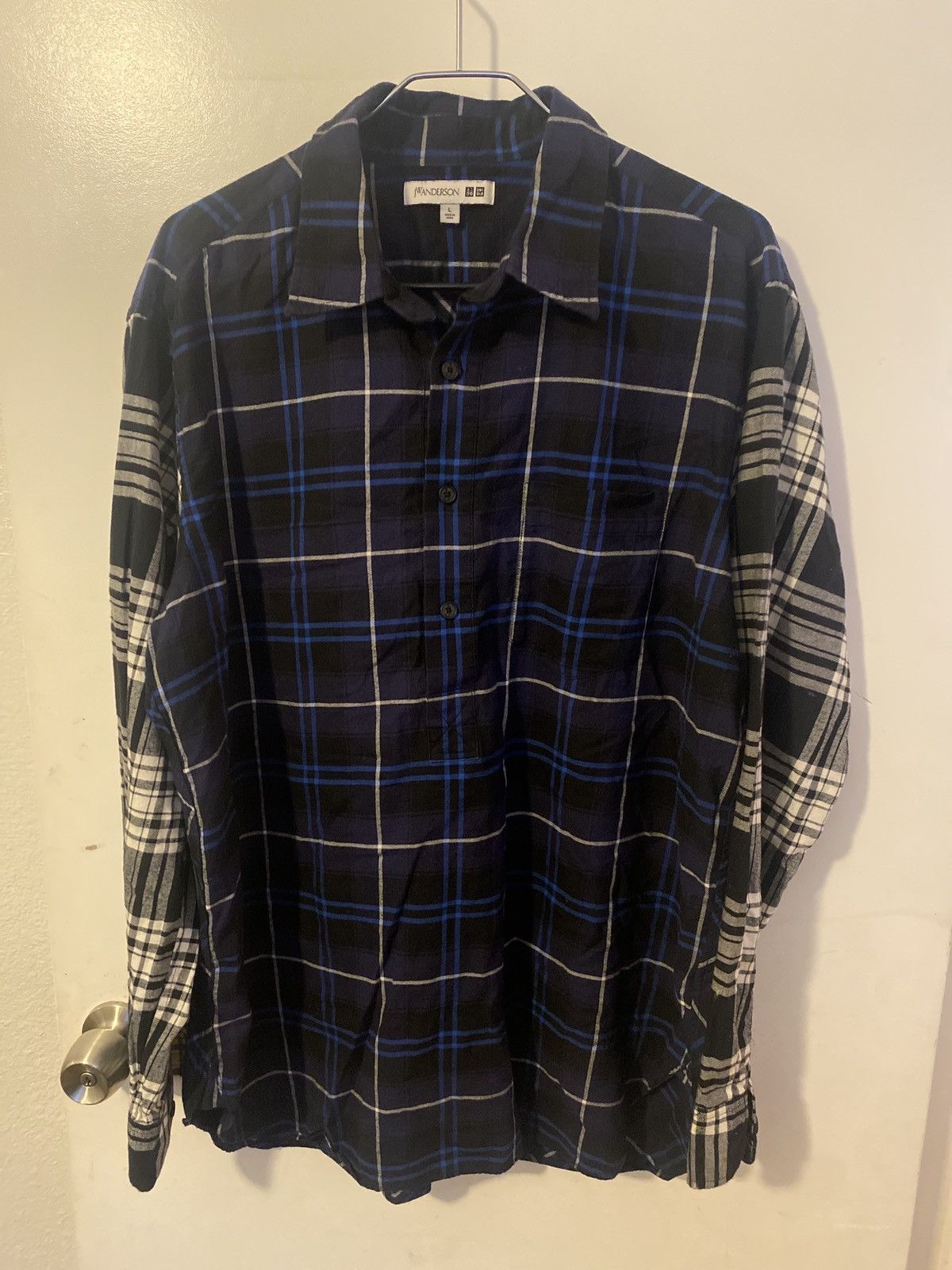 JW Anderson × Uniqlo NWOT JW Anderson Uniqlo Flannel Blue White Black Size L Size US L / EU 52-54 / 3 - 1 Thumbnail