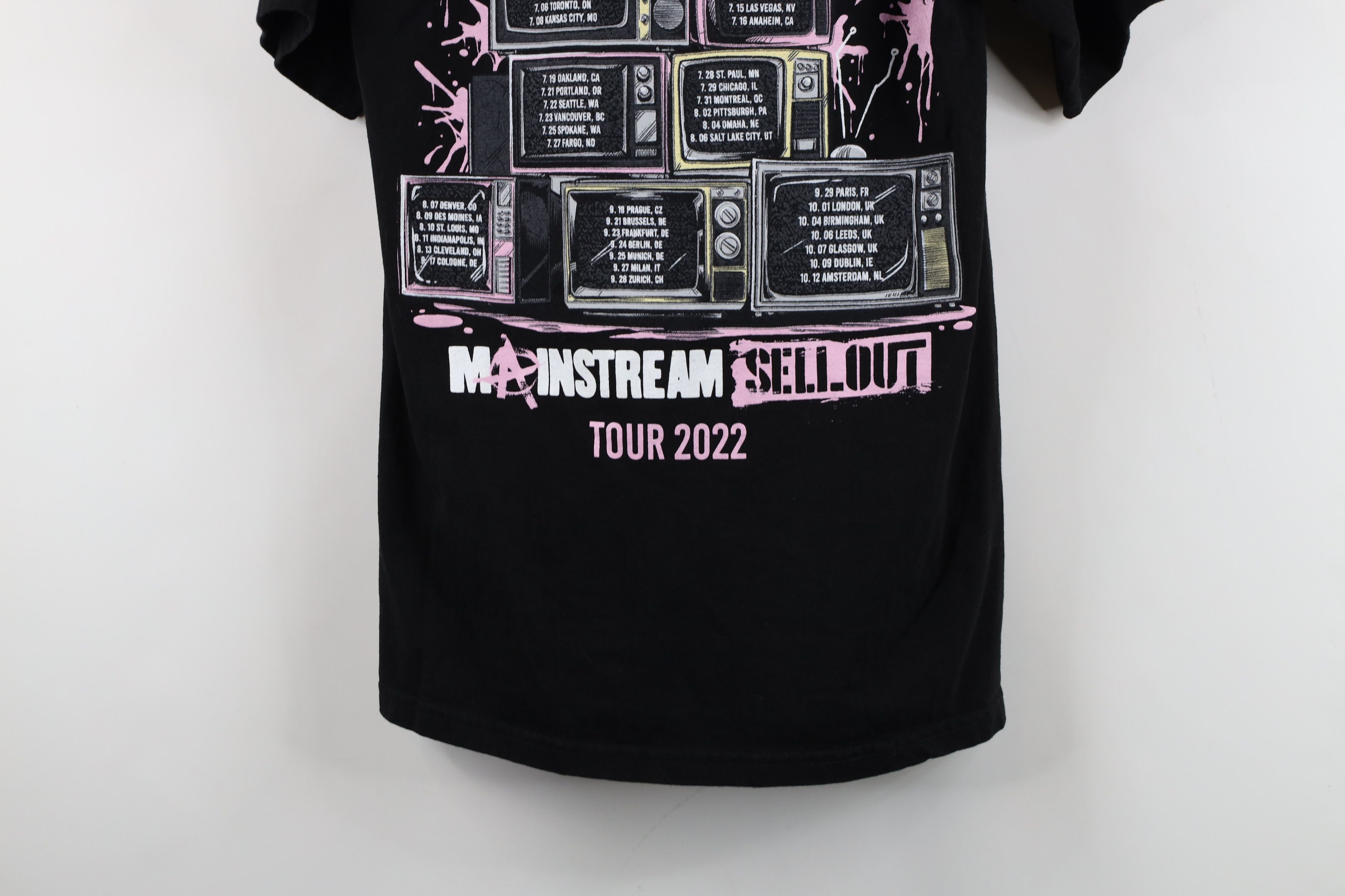 Vintage Machine Gun Kelly Spell Out Mainstream Sellout Tour T-Shirt Size US S / EU 44-46 / 1 - 16 Thumbnail