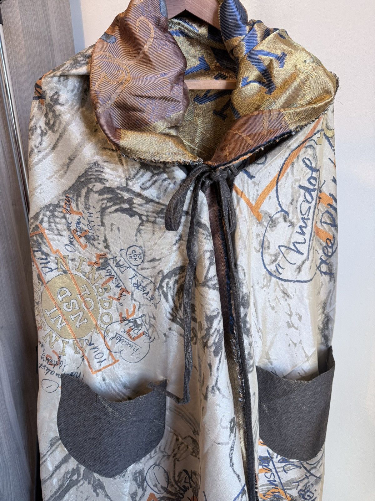 Vivienne Westwood Vivienne Westwood Gold Label 2010 Silk Archive Cape Size ONE SIZE - 3 Thumbnail