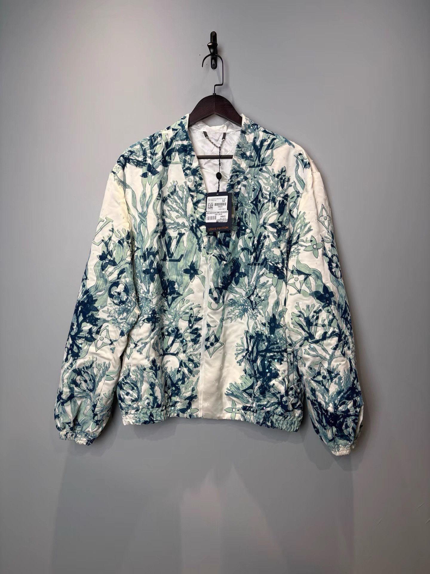 Louis Vuitton LV White & Blue Seaweed Print Sequin Jacket K36 Size US L / EU 52-54 / 3 - 1 Thumbnail