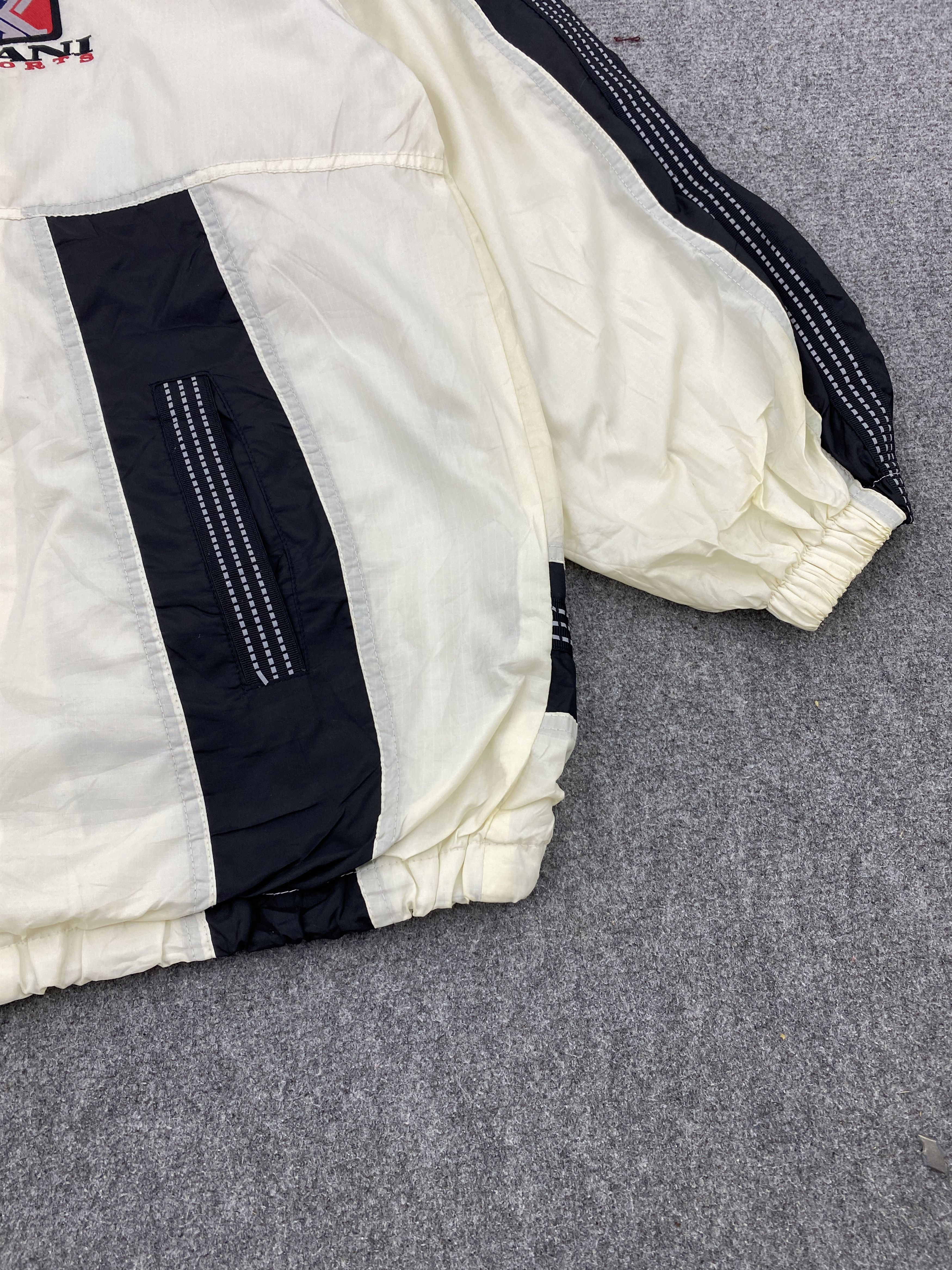 Designer × Karl Kani × Vintage Vintage Karl Kani Sport Windbreaker Reflective Jacket MJ0034 Size US L / EU 52-54 / 3 - 10 Thumbnail