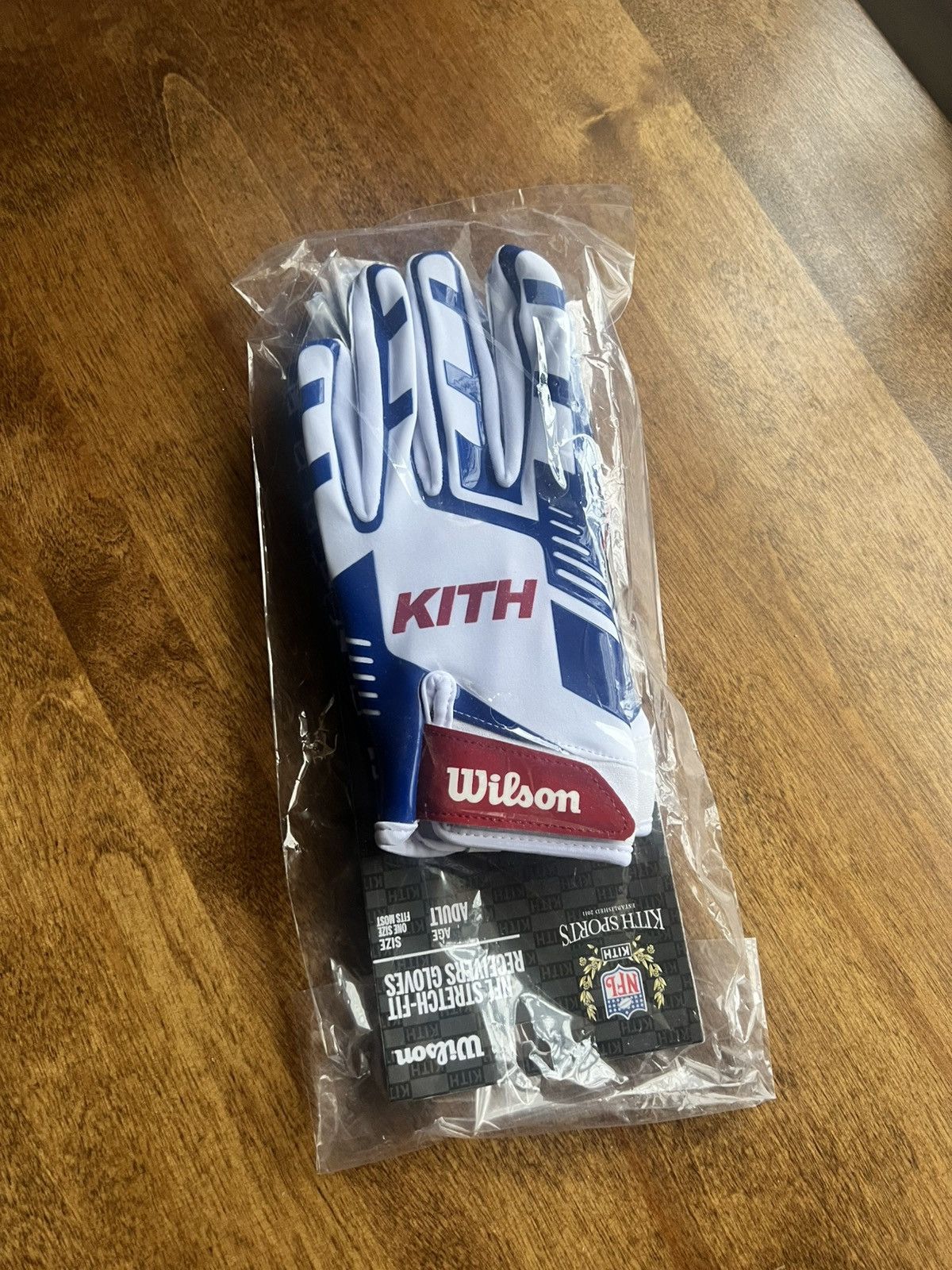 Kith × NFL Kith NFL Wilson Receiver Gloves Size ONE SIZE - 4 Thumbnail