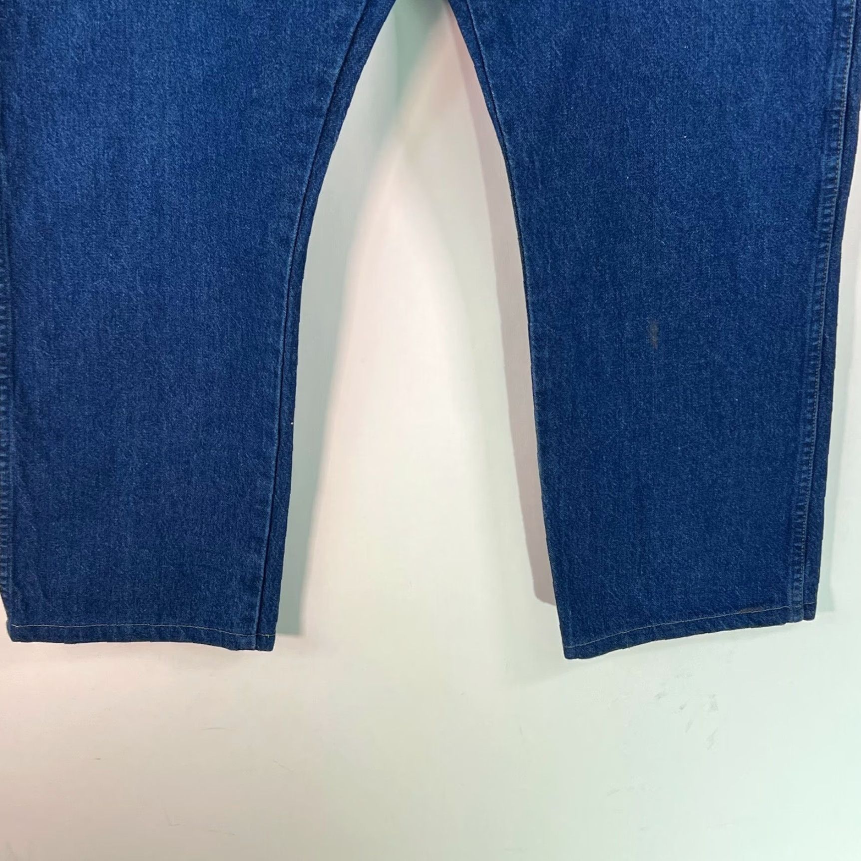 Wrangler Wrangler Mens Straight Jeans Blue Denim Size 40X30 Regular Rise Mid 29 Inseam 100% Cotton 5-Pocket Belt Loops N/A Size US 40 / EU 56 - 6 Thumbnail