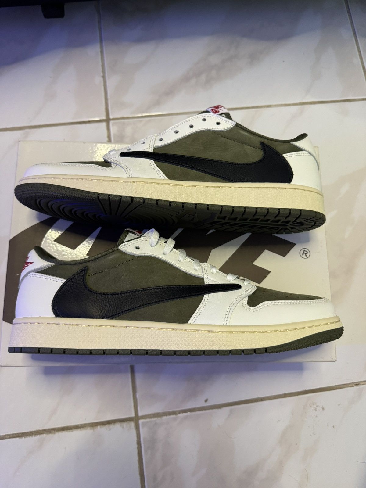 Jordan Brand × Travis Scott 12.5 Travis Scott Jordan 1 Low OG SP Medium Olive Size US 12.5 / EU 45-46 - 2 Thumbnail