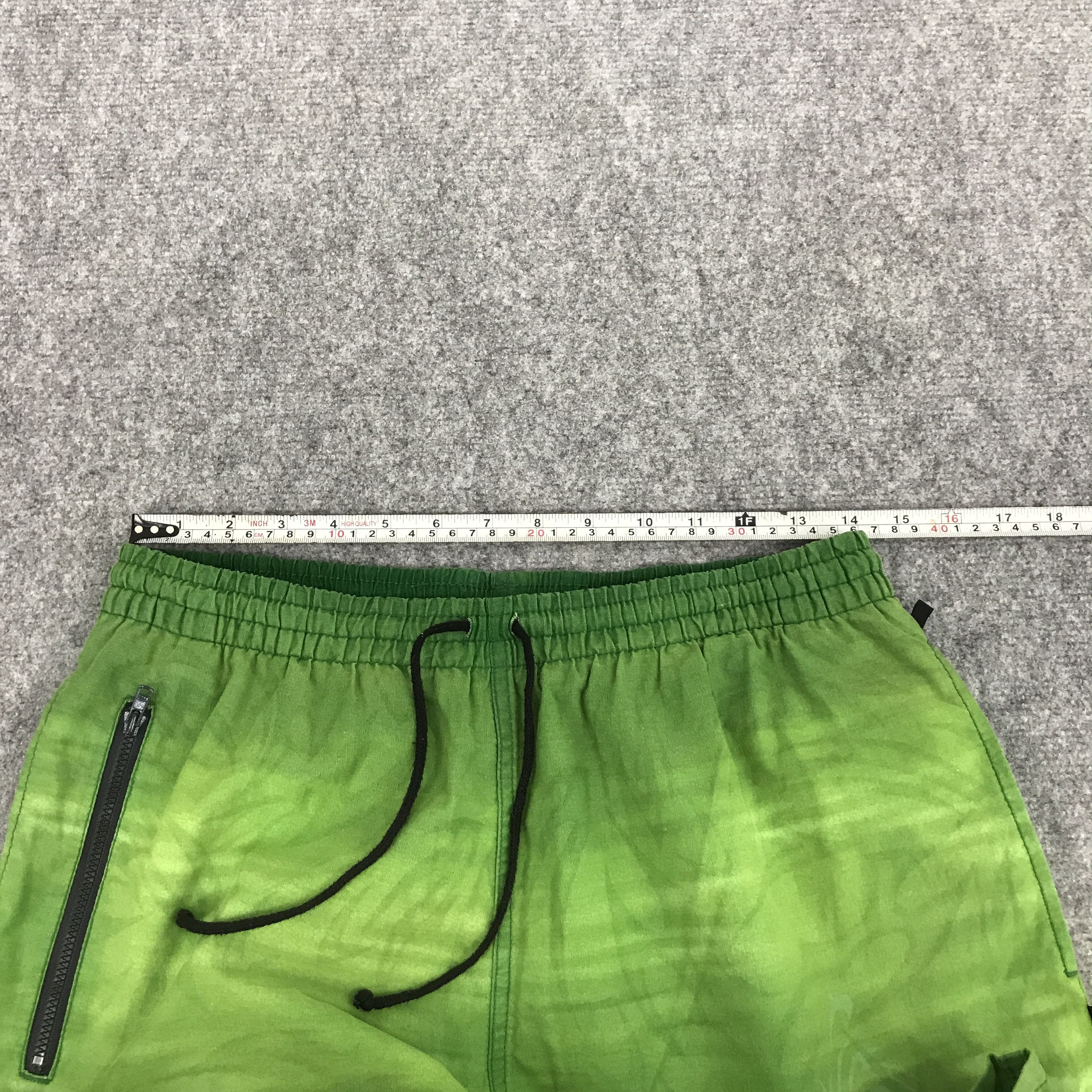 Airwalk AIRWALK GREEN DESIGN DRAGON SHORTS PANTS Size US 30 / EU 46 - 8 Thumbnail