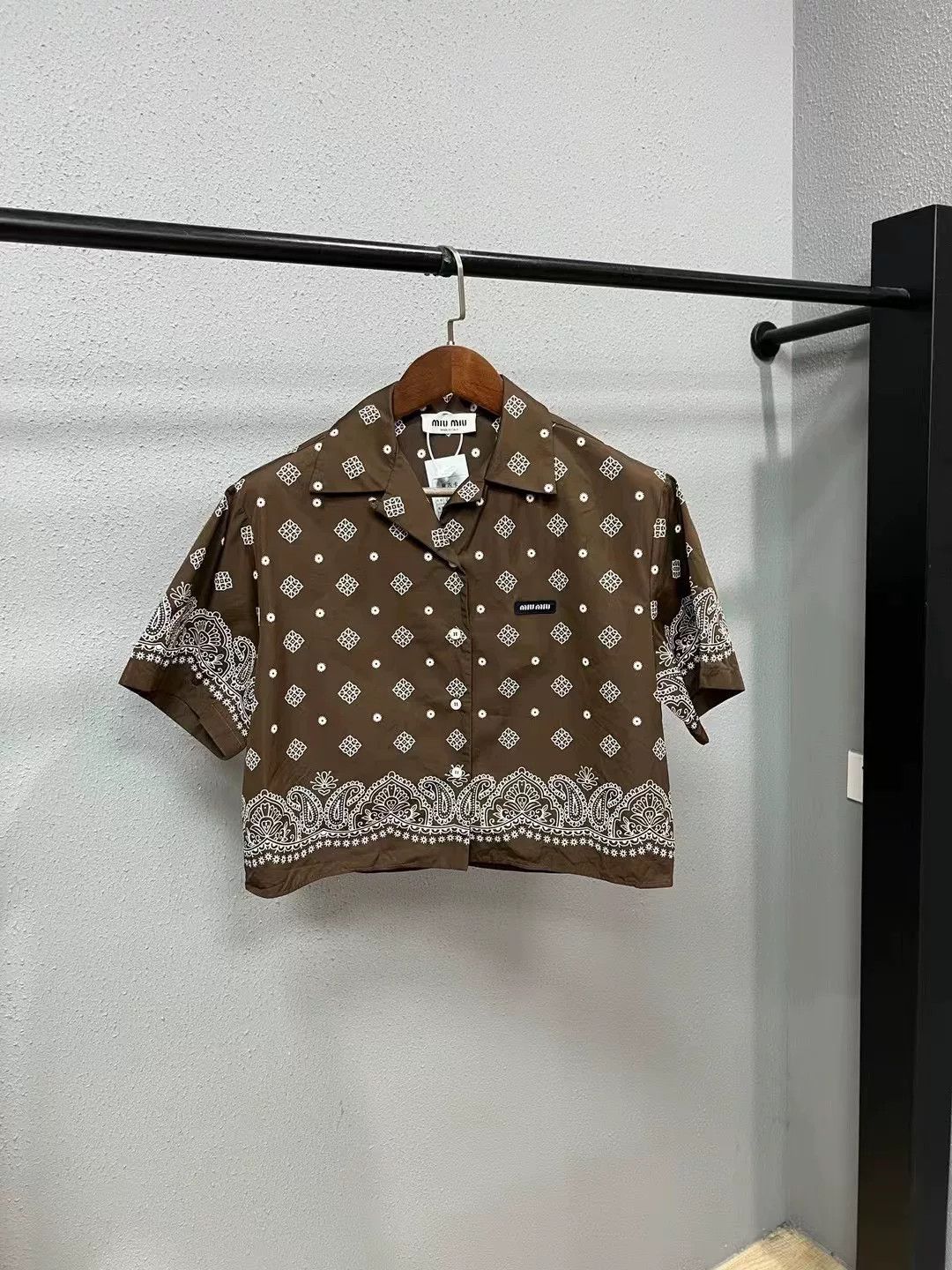 Miu Miu new miumiu patterned short sleeve shirt Size US M / EU 48-50 / 2 - 1 Thumbnail