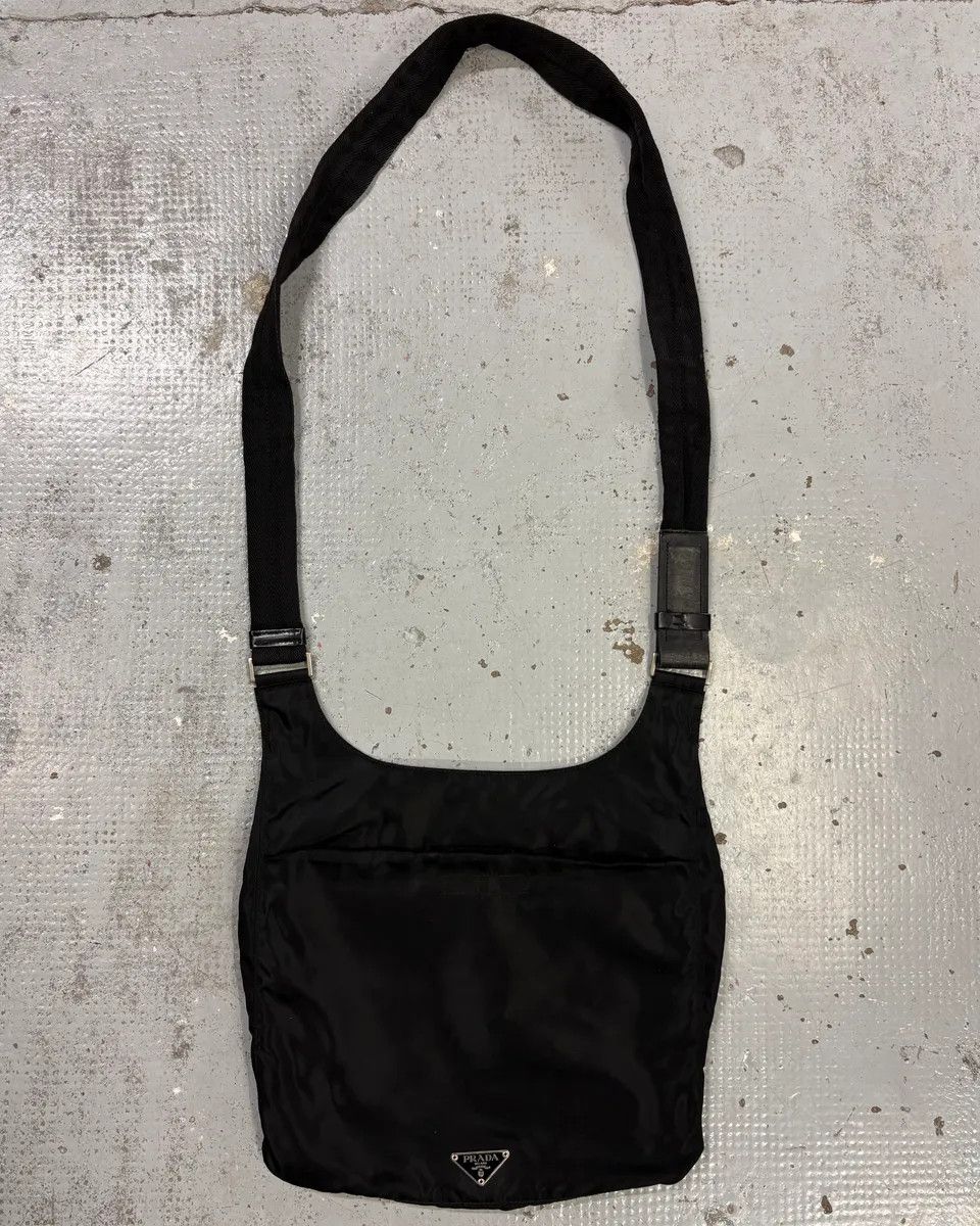 Prada 2000s Prada Black Nylon Crossbody Bag Size ONE SIZE - 1 Thumbnail