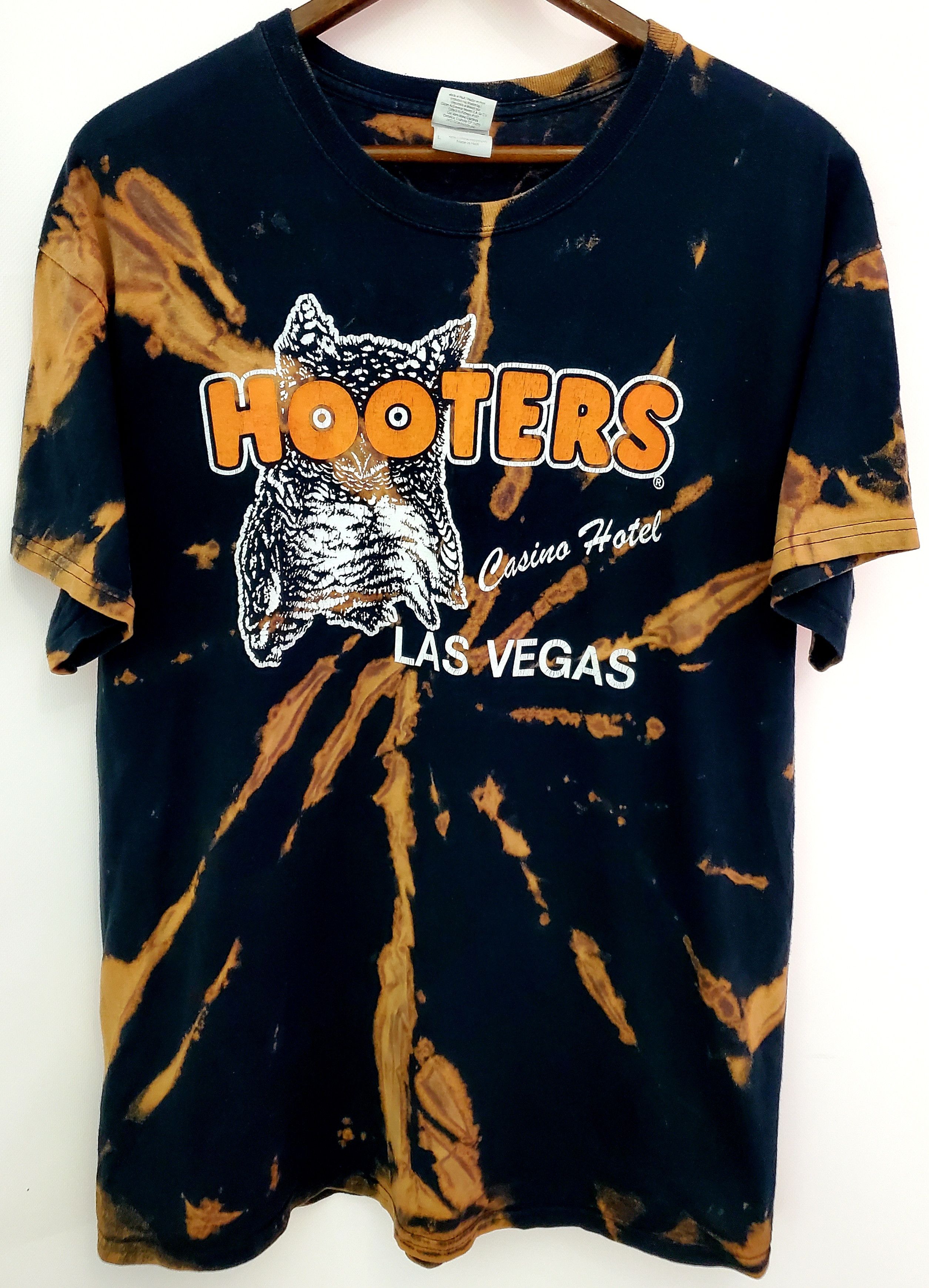 Vintage 🔥🎲 Vintage Hooters Las Vegas 90s Y2K Tshirt size L Size US L / EU 52-54 / 3 - 1 Thumbnail