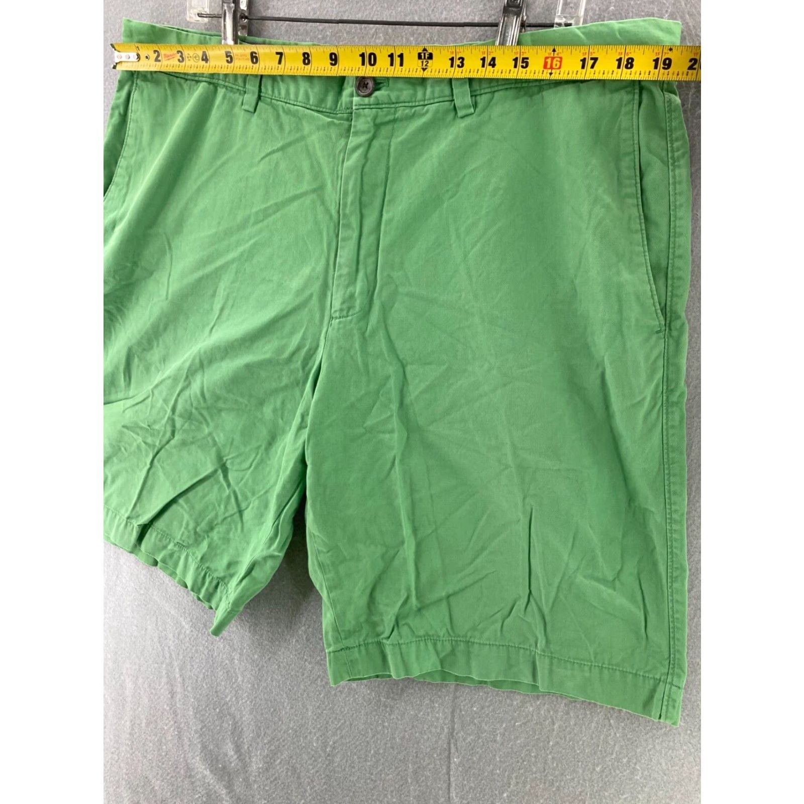 Banana Republic Banana Republic Gavin Shorts Mens 38 Green Flat Front Pockets 100% Cotton Size US 38 / EU 54 - 2 Thumbnail