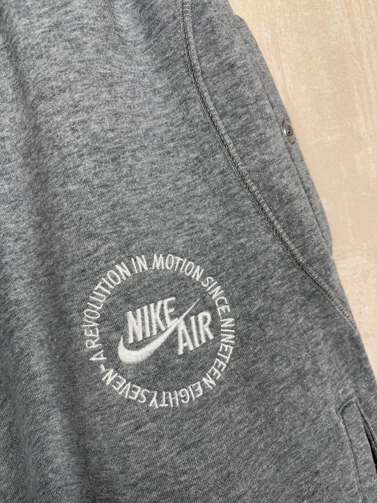 Nike Vintage Nike Air Logo Baggy Sweatpants Fleece US/UK 28-30 Size US 30 / EU 46 - 9 Thumbnail