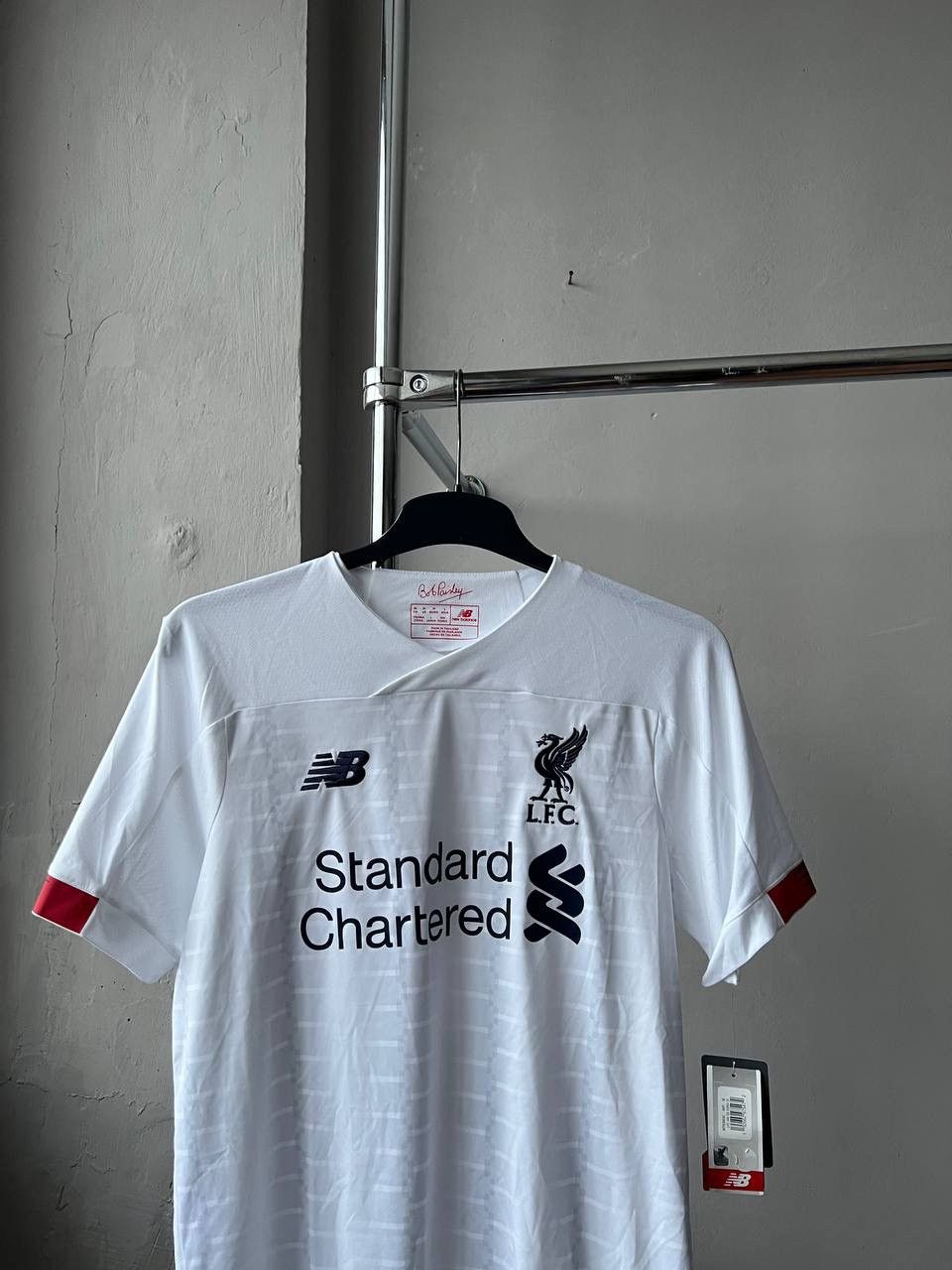 New Balance NEW! 2019/20 LIVERPOOL FC #11 M.SALAH HOME SOCCER JERSEY M Size US M / EU 48-50 / 2 - 5 Thumbnail