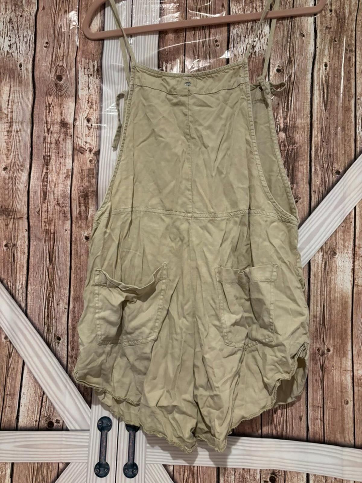 Brooks Brothers Womens sz 12 beige Billabong shorts jumpsuit #319 Size XL / US 12-14 / IT 48-50 - 2 Thumbnail