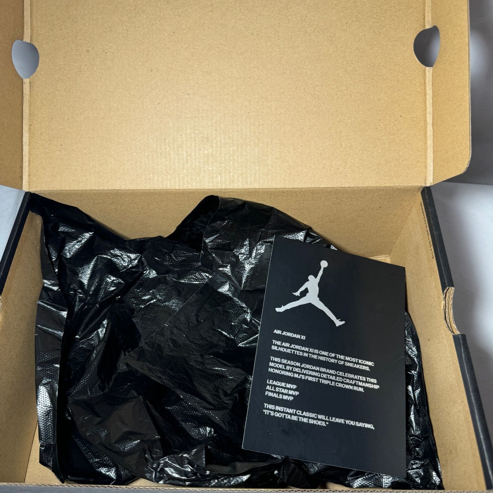 Jordan Brand × Nike Size 7.5 - Nike Air Jordan 11 Retro Bred 2019 Men's Shoes Size US 7.5 / EU 40-41 - 11 Thumbnail