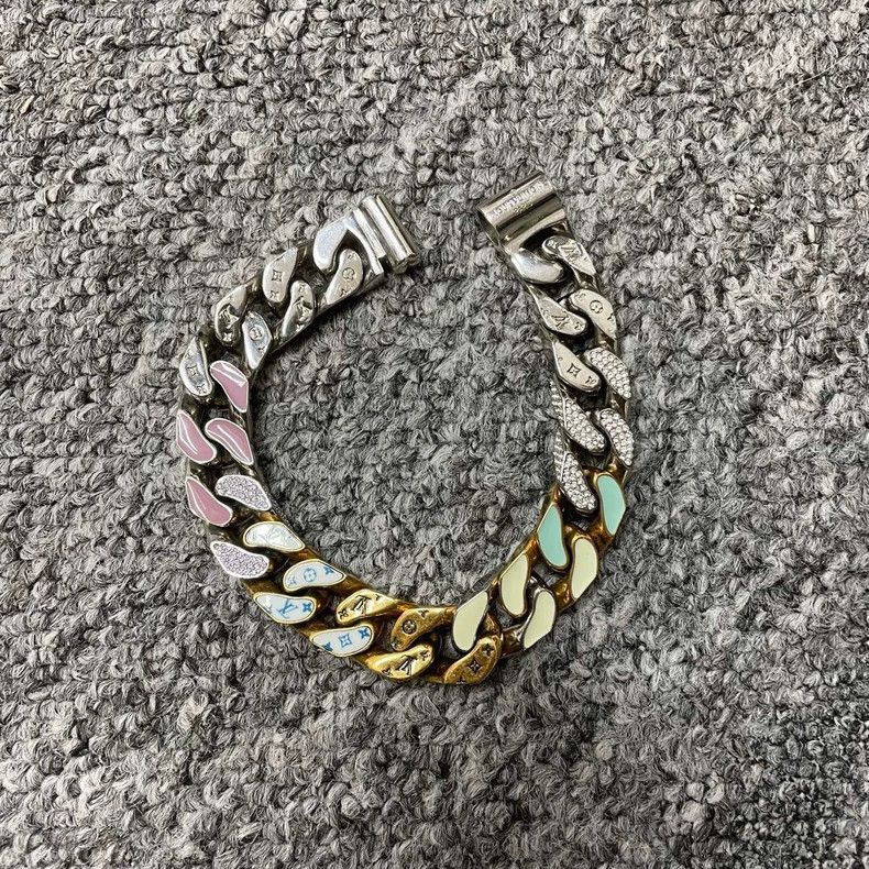Louis Vuitton Louis Vuitton Soapy Thick Chain Pattern Cuba Bracelet Size ONE SIZE - 1 Thumbnail
