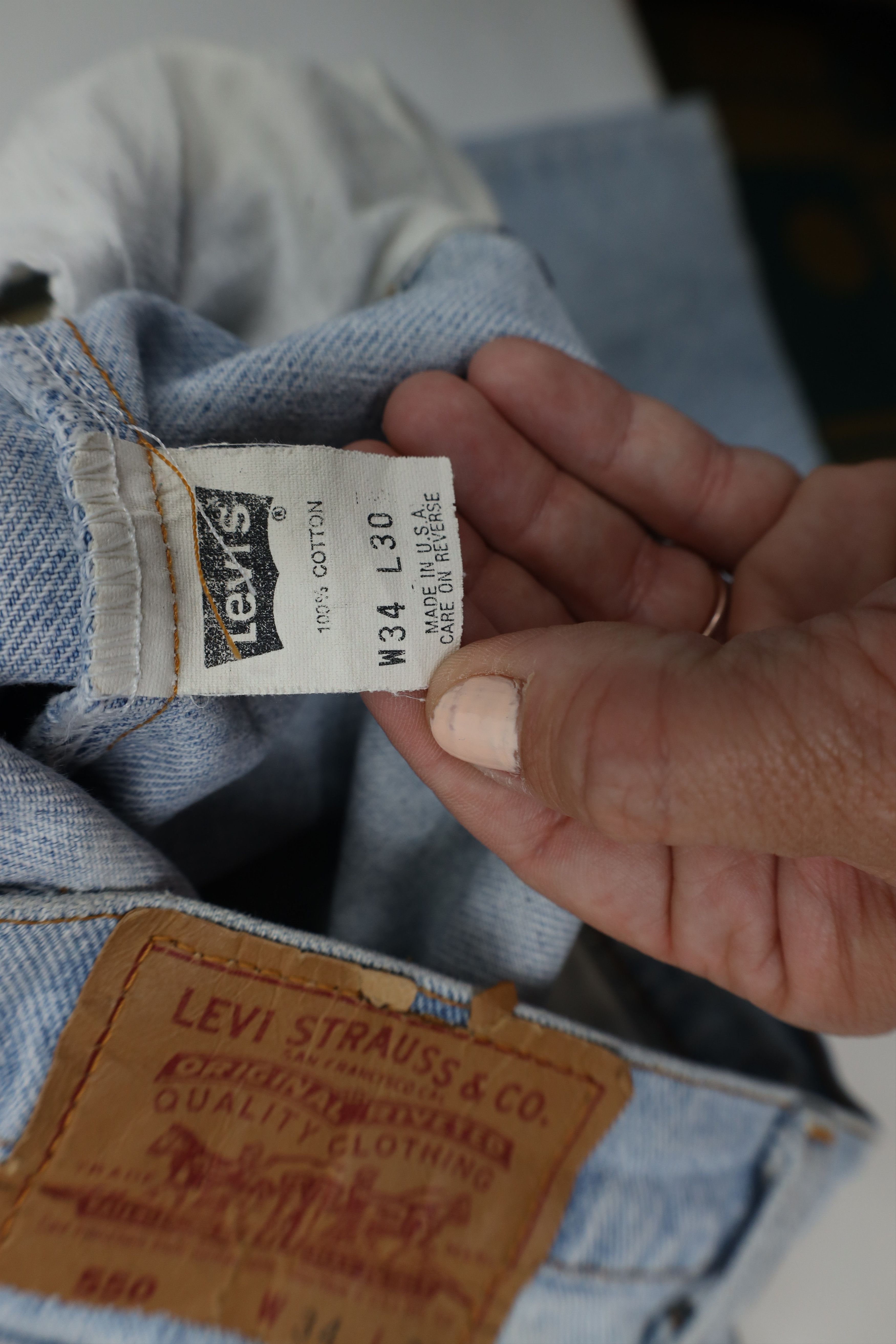 Levi's Vintage 90s Levis 550 Relaxed Tapered Leg Jeans Blue USA Size US 34 / EU 50 - 9 Thumbnail
