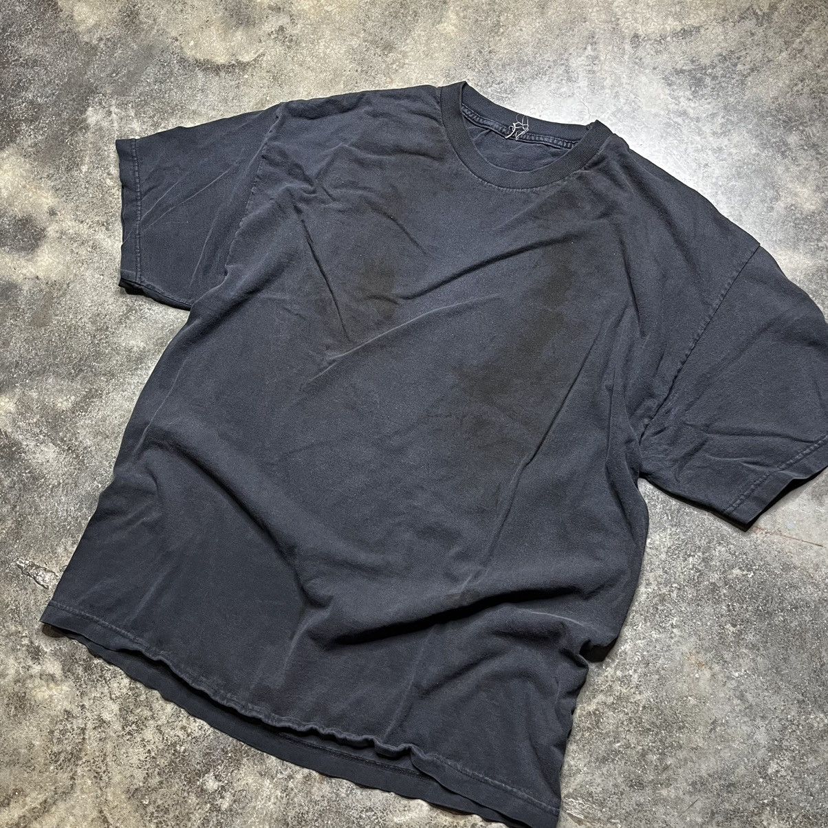 vintage blank black distressed tshirt