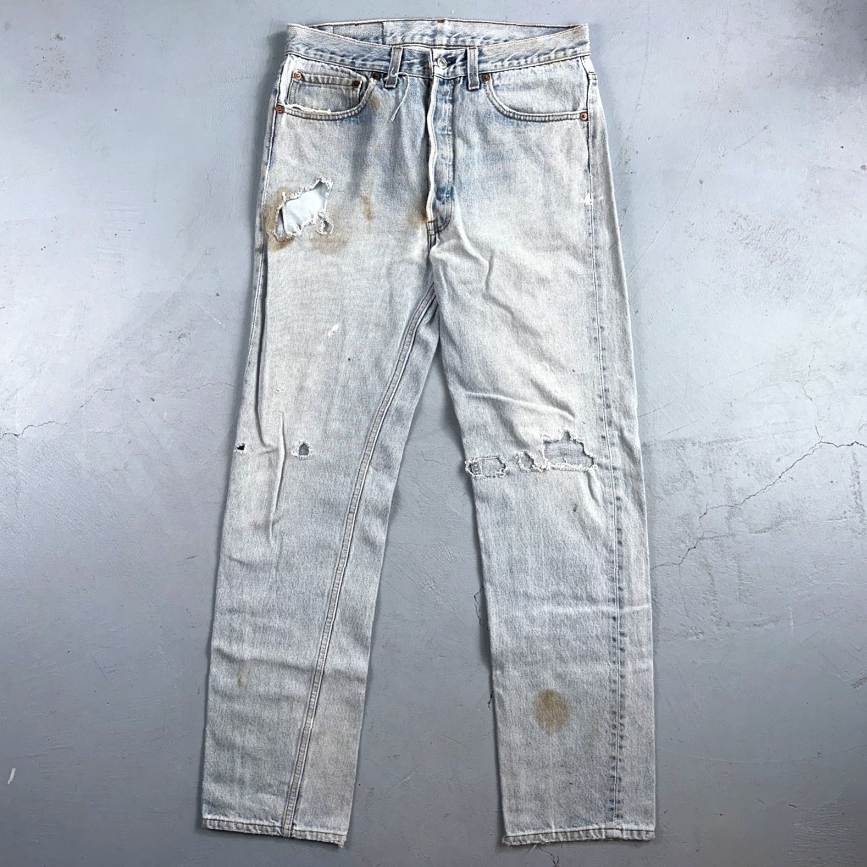 Levi's VINTAGE Levi's 501 Jeans - Levi's 501 Series - 34x36 - 90s USA - Light Blue Denim Straight Fit Men's Jeans Size US 34 / EU 50 - 2 Thumbnail