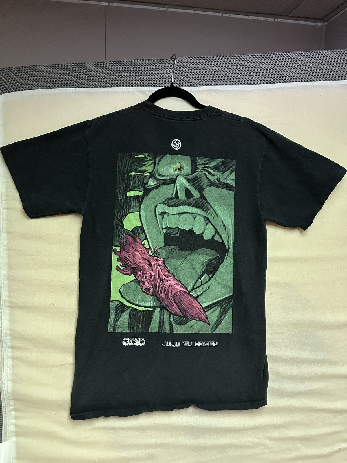Other Jujutsu Kaisen Sukuna Finger T Shirt Men's Medium Anime Y2k Size US M / EU 48-50 / 2 - 2 Thumbnail