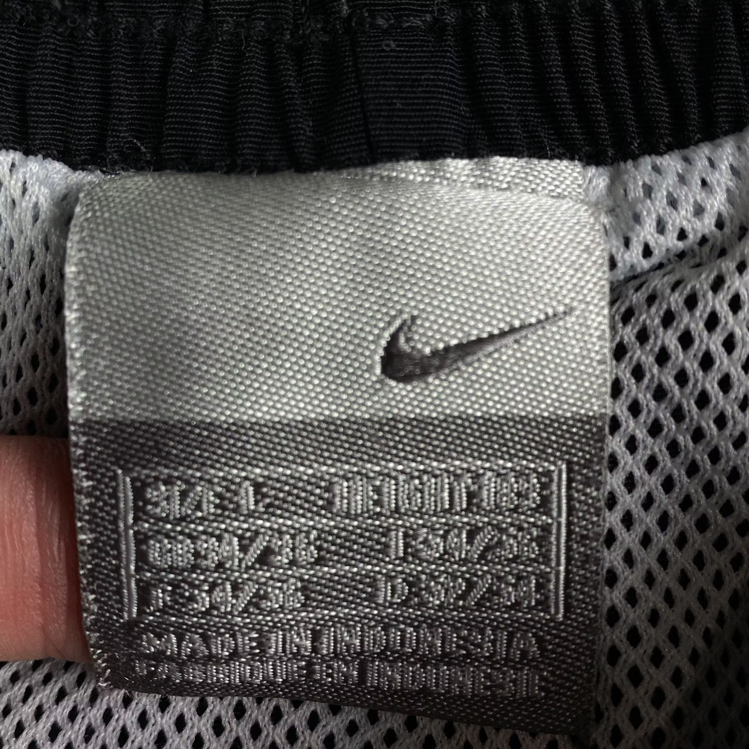 Nike × Vintage Men’s Shorts Nike Vintage Size L Size US 32 / EU 48 - 6 Thumbnail