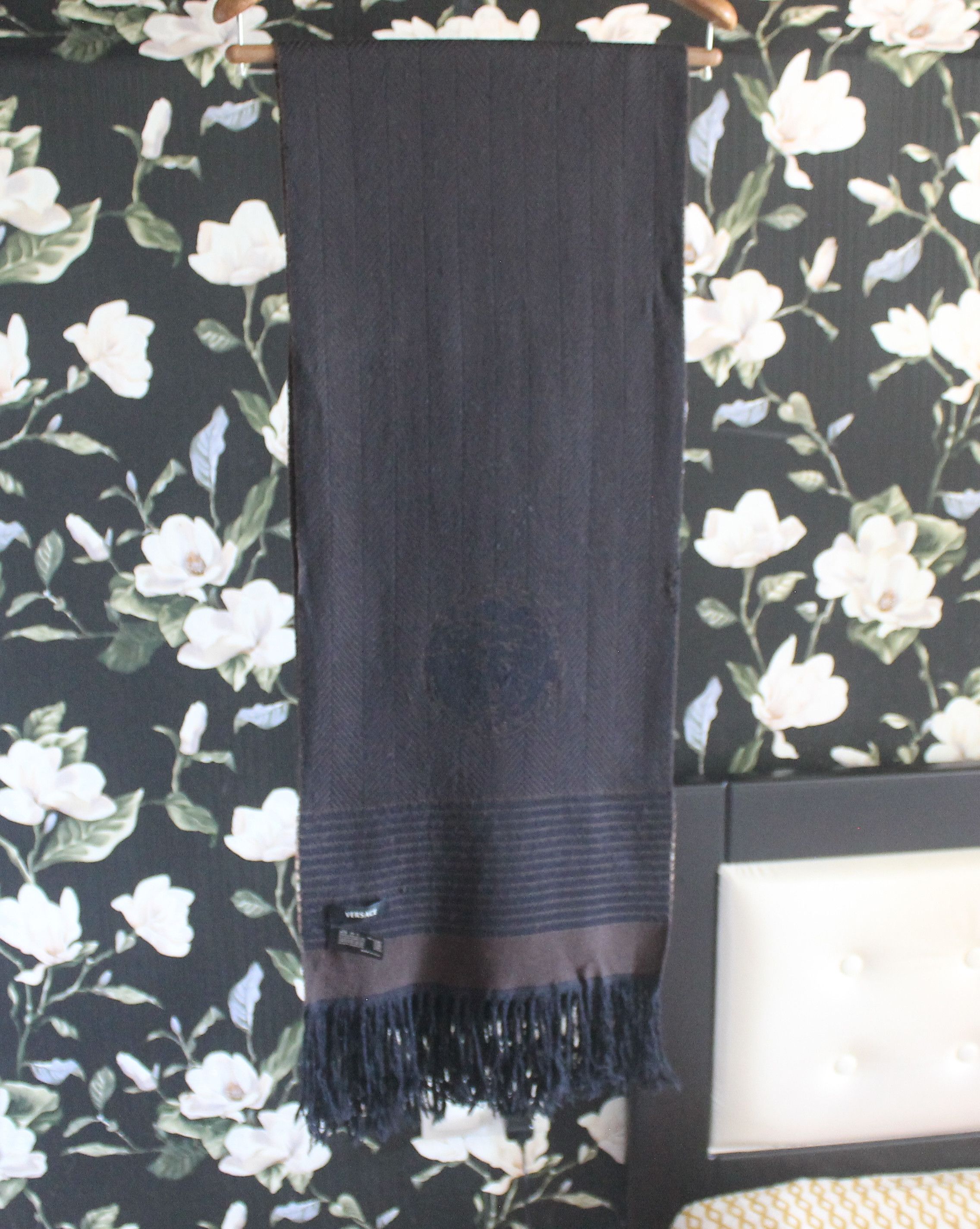 Versace Versace Big Medusa Scarf Size ONE SIZE - 1 Thumbnail