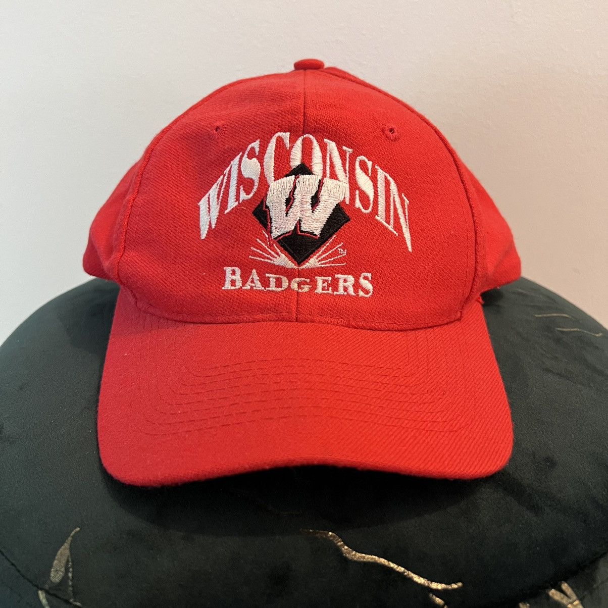 Other Vintage University of Wisconsin Badgers Red Snapback Hat Size ONE SIZE - 1 Thumbnail