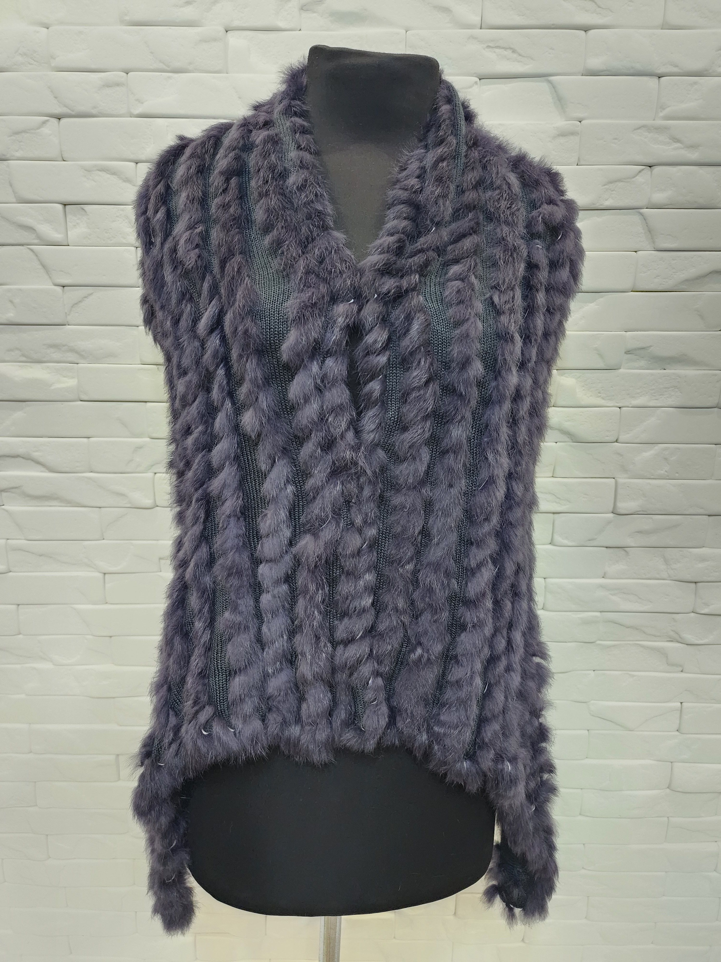 Uniqlo Women's fur vest. Size L / US 10 / IT 46 - 1 Thumbnail