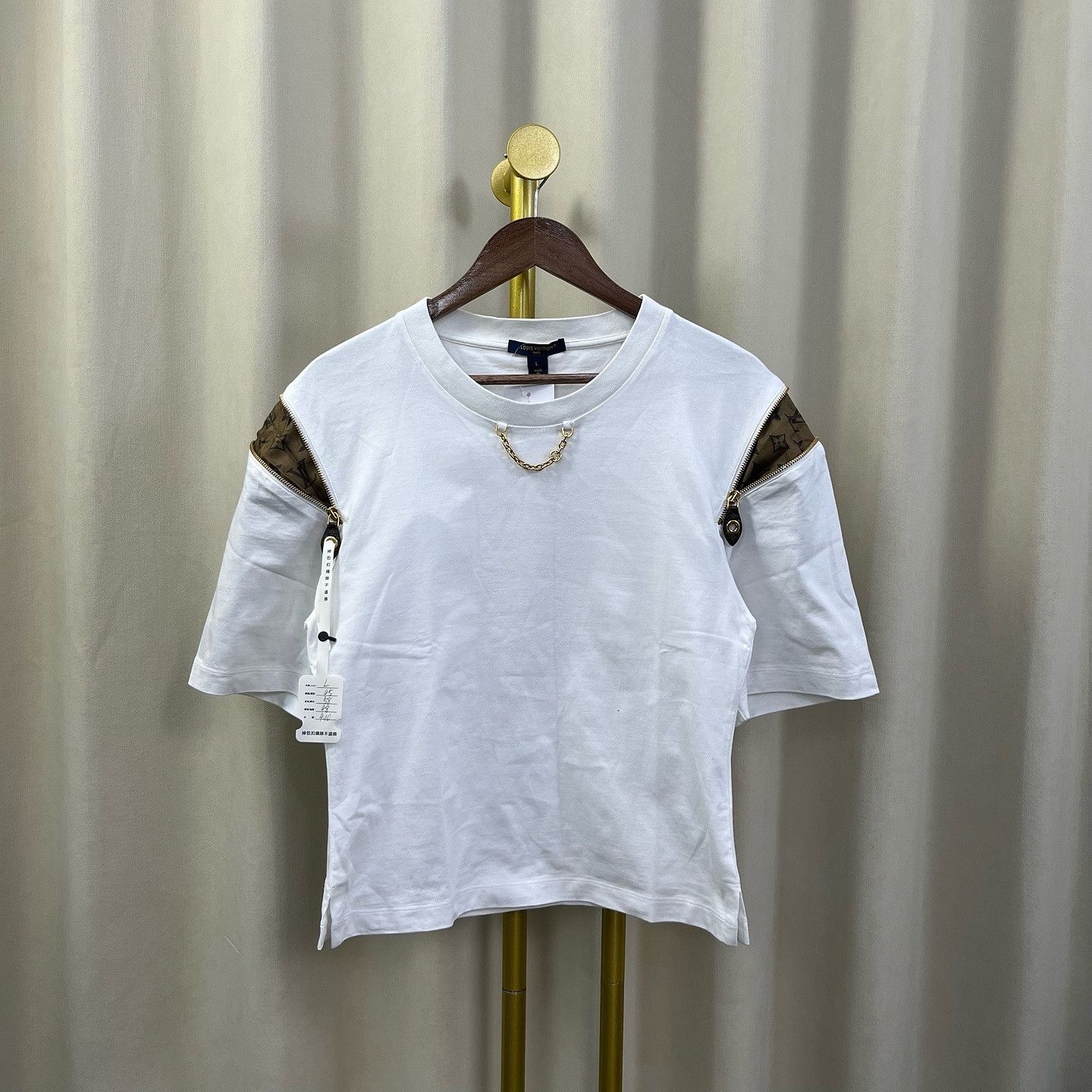 Louis Vuitton Louis Vuitton Monogram Shoulder Chain T-Shirt L Size L / US 10 / IT 46 - 1 Thumbnail
