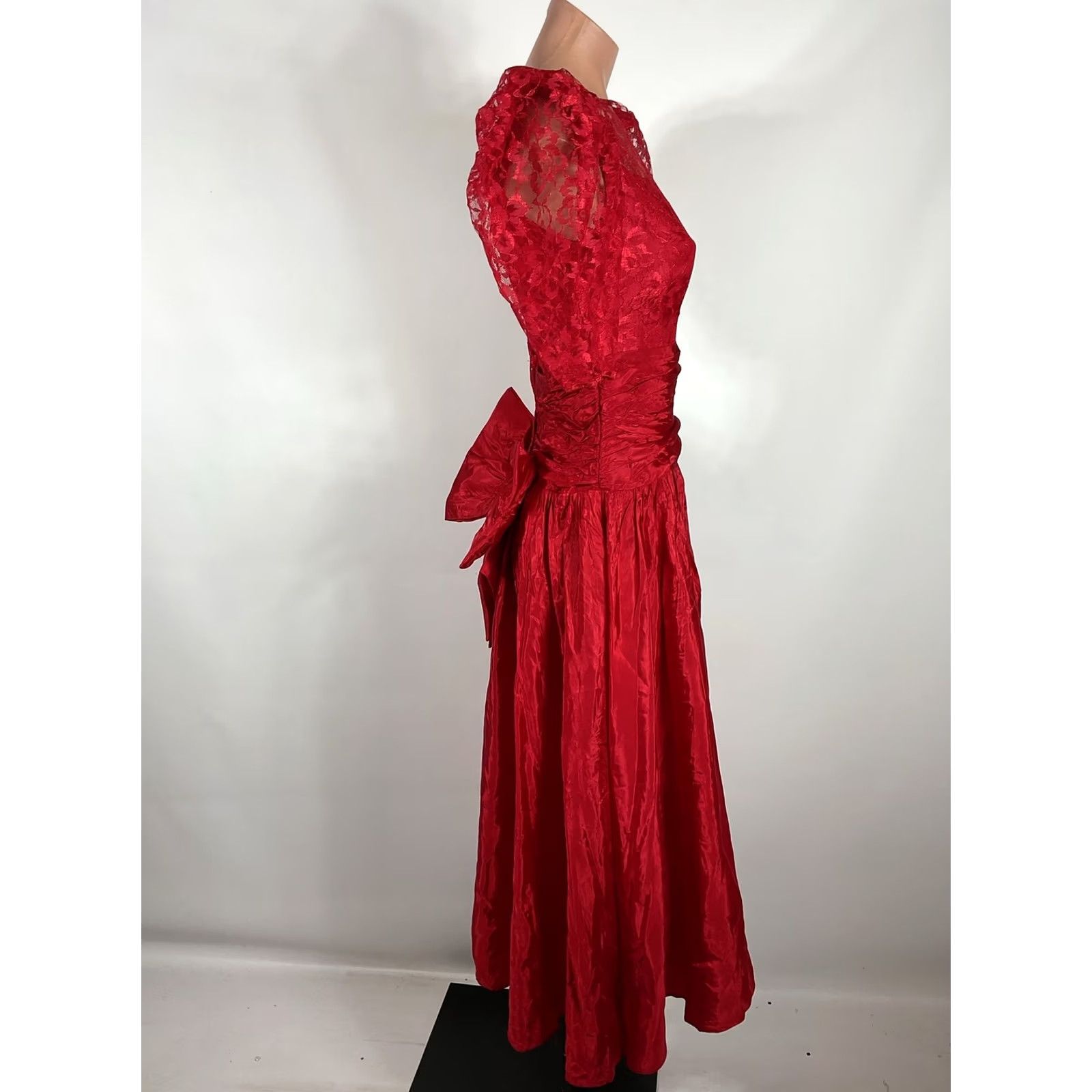 Vintage VINTAGE UNIONMADE Dress Bubble Sleeve Red Lace 1980s Prom Gown 4 Womens Size S / US 4 / IT 40 - 6 Thumbnail