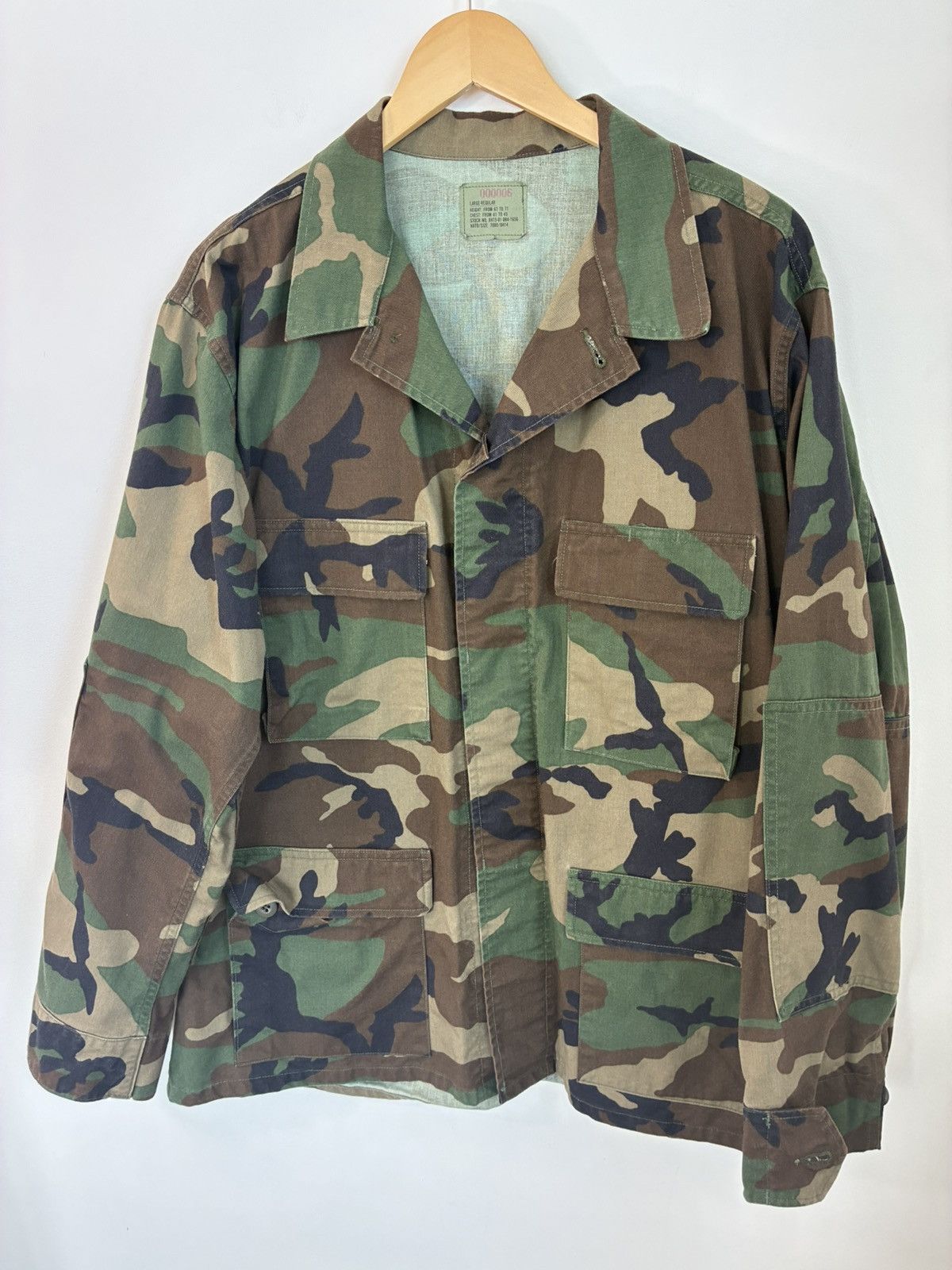 Vintage Vintage Woodland Camo Army Overshirt Jacket Size US L / EU 52-54 / 3 - 1 Thumbnail