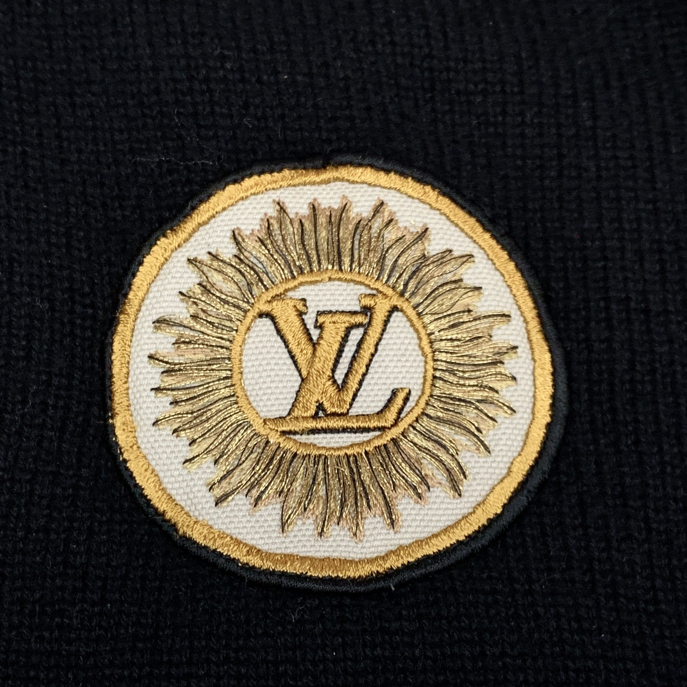 Louis Vuitton CM0377 Louis Vuitton Black Wool Sweater W/ Gold Chain Size US M / EU 48-50 / 2 - 5 Thumbnail