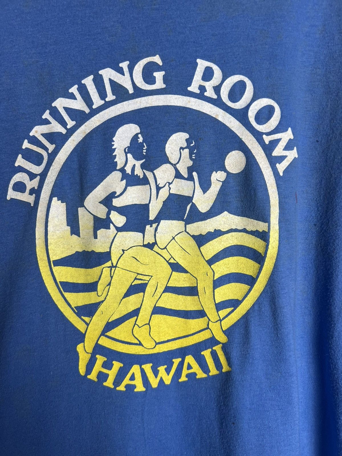 If Six Was Nine Vintage Hawaii Running Room by Hanes Tee Size US L / EU 52-54 / 3 - 13 Thumbnail