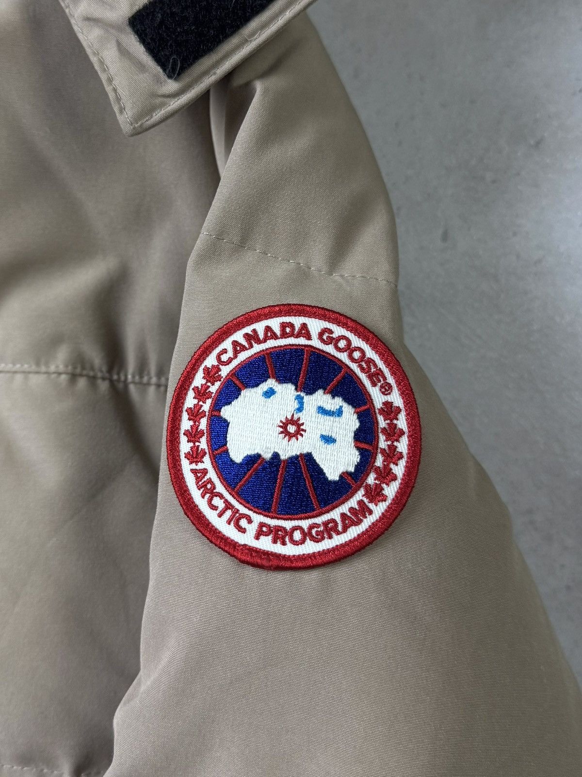 Canada Goose Canada Goose Solaris Parka Size L / US 10 / IT 46 - 4 Thumbnail