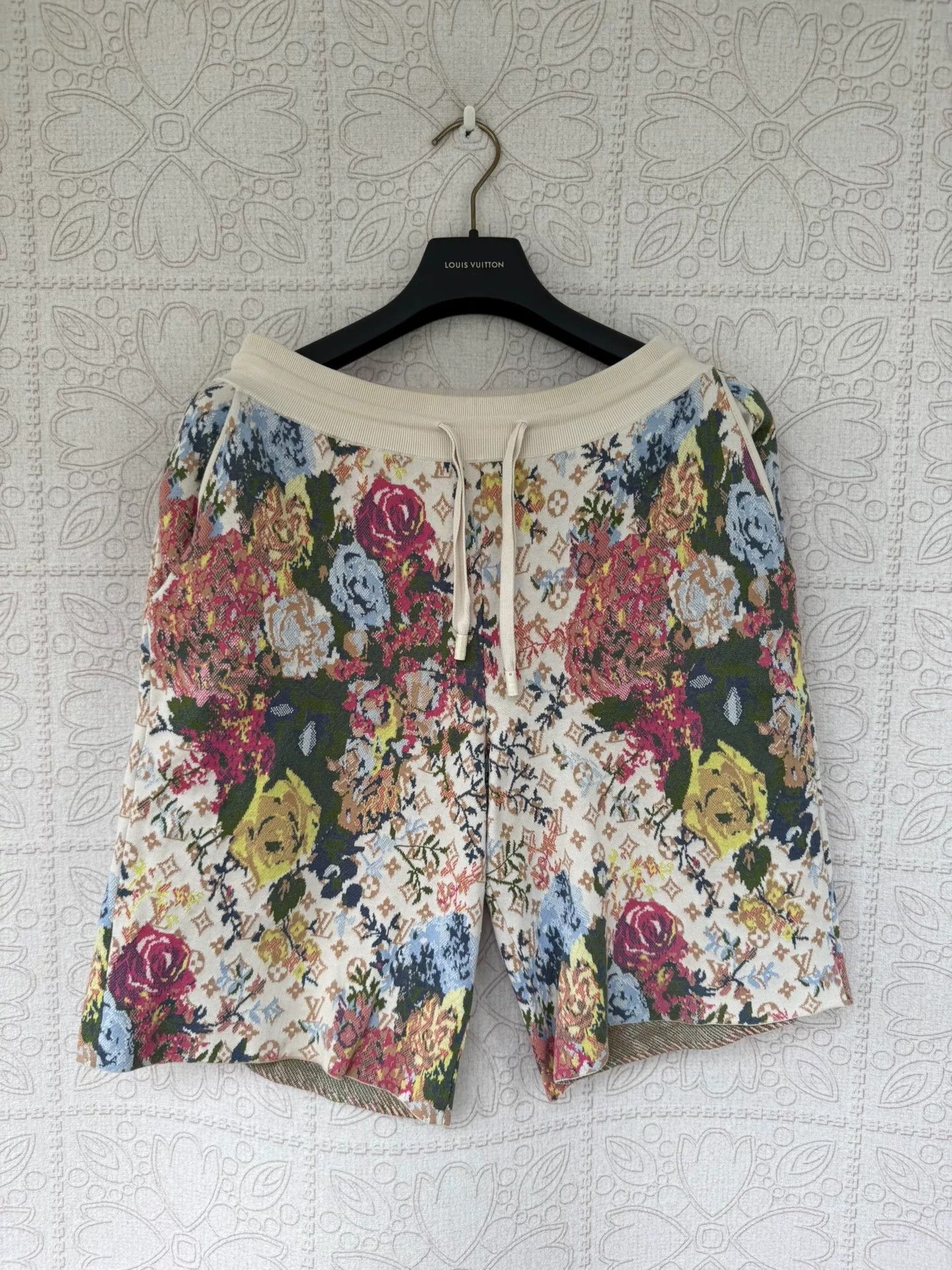 Louis Vuitton louis vuitton floral printed knit shorts Size 26" / US 2 / IT 38 - 1 Thumbnail