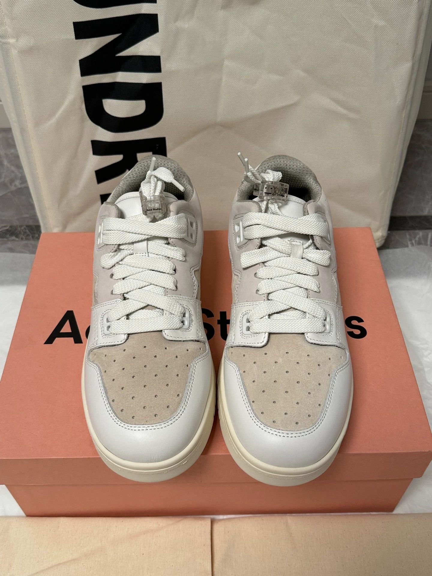 Acne Studios Acne Studios Off-White Low-Top Sneaker 39 Size US 8.5 / IT 38.5 - 2 Thumbnail