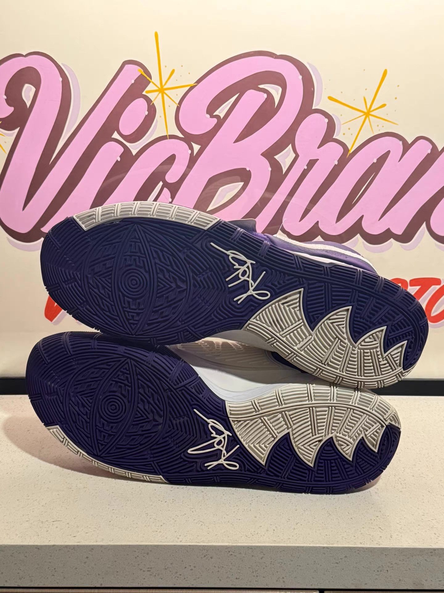 Nike Nike Kyrie 6 TB Men’s mid-top basketball shoes Ｑ20 Size US 15 / EU 48 - 2 Thumbnail