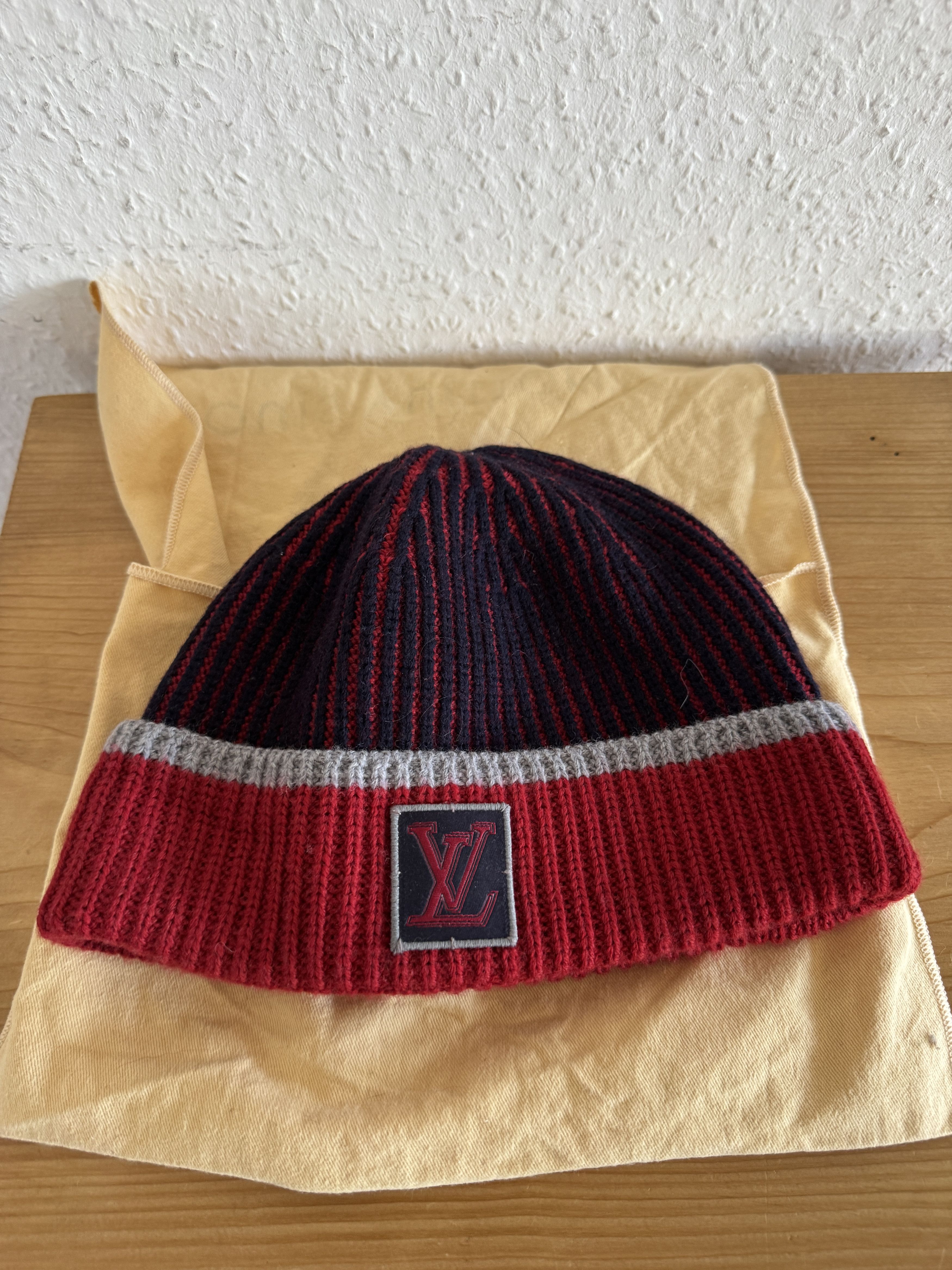 Louis Vuitton Louis Vuitton LV Upside Down Tuque Hat Size ONE SIZE - 2 Thumbnail