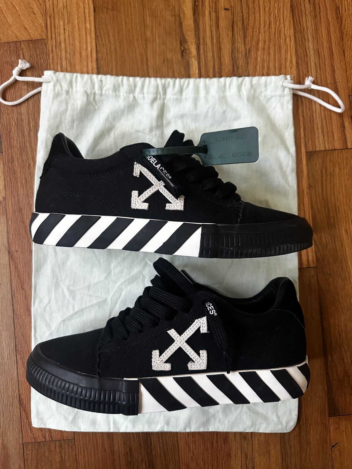 Off-White Off-White Vulcanized sneakers Size US 7 / EU 40 - 1 Thumbnail