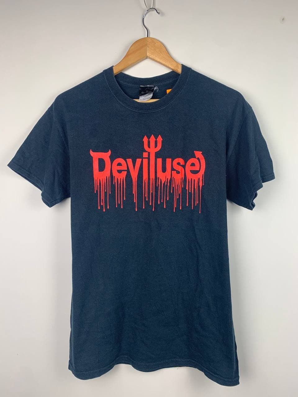 Japanese Brand Vtg Deviluse Japan Streetwear Brand Red Drip Logo Tee Size US M / EU 48-50 / 2 - 1 Thumbnail