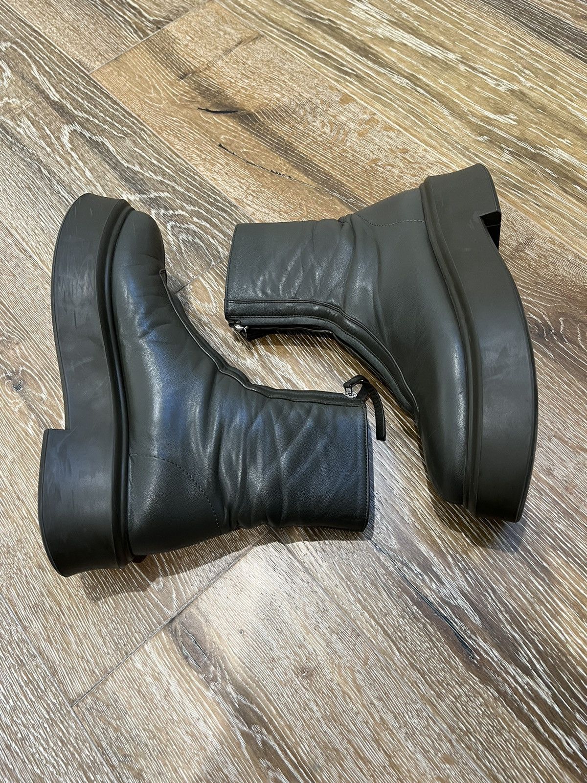 The Row The row zipped boot 1 in leather Size US 9 / EU 42 - 3 Thumbnail