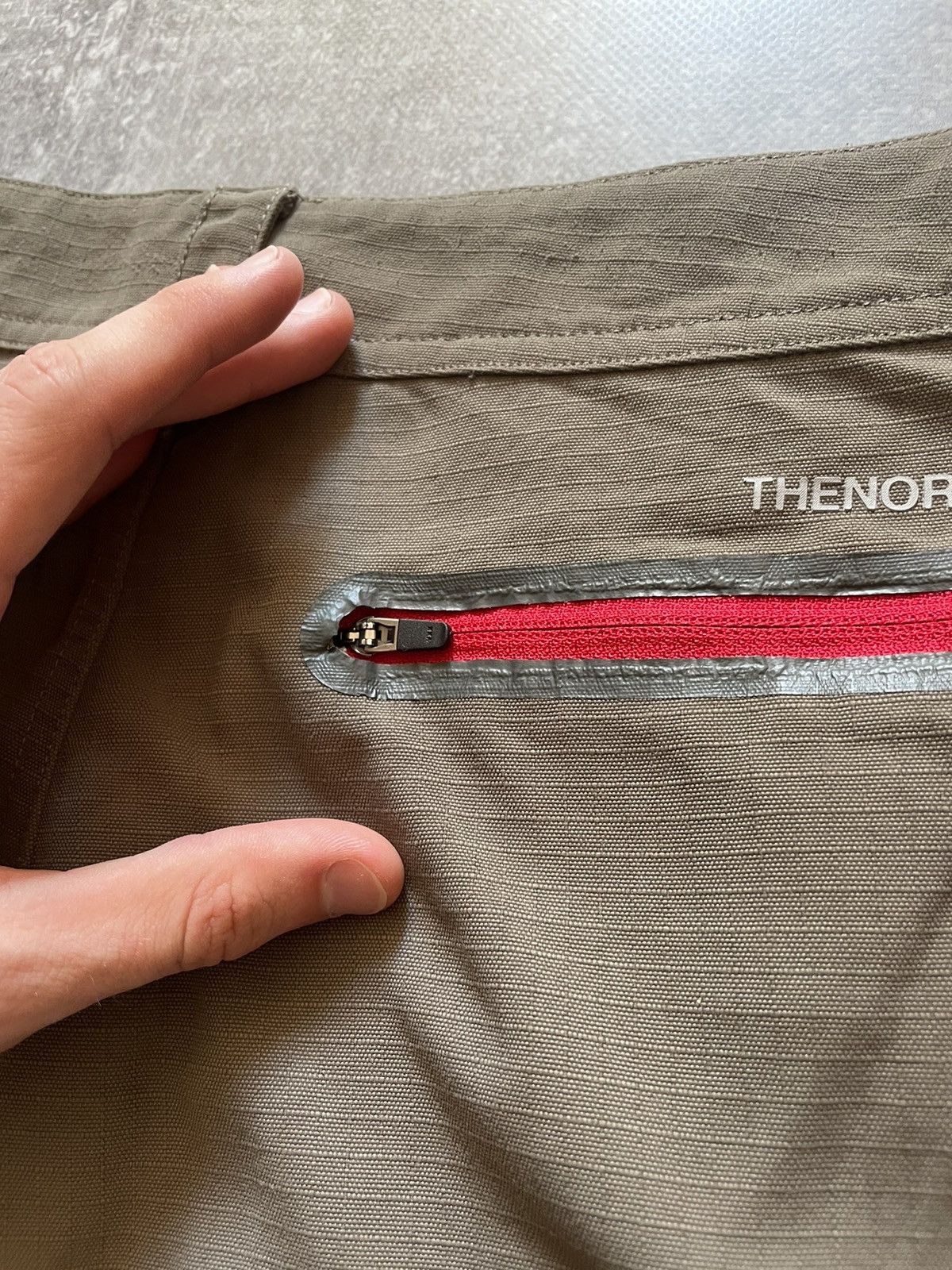The North Face Vintage The North Face Cargo Shorts 32 Size US 32 / EU 48 - 12 Thumbnail