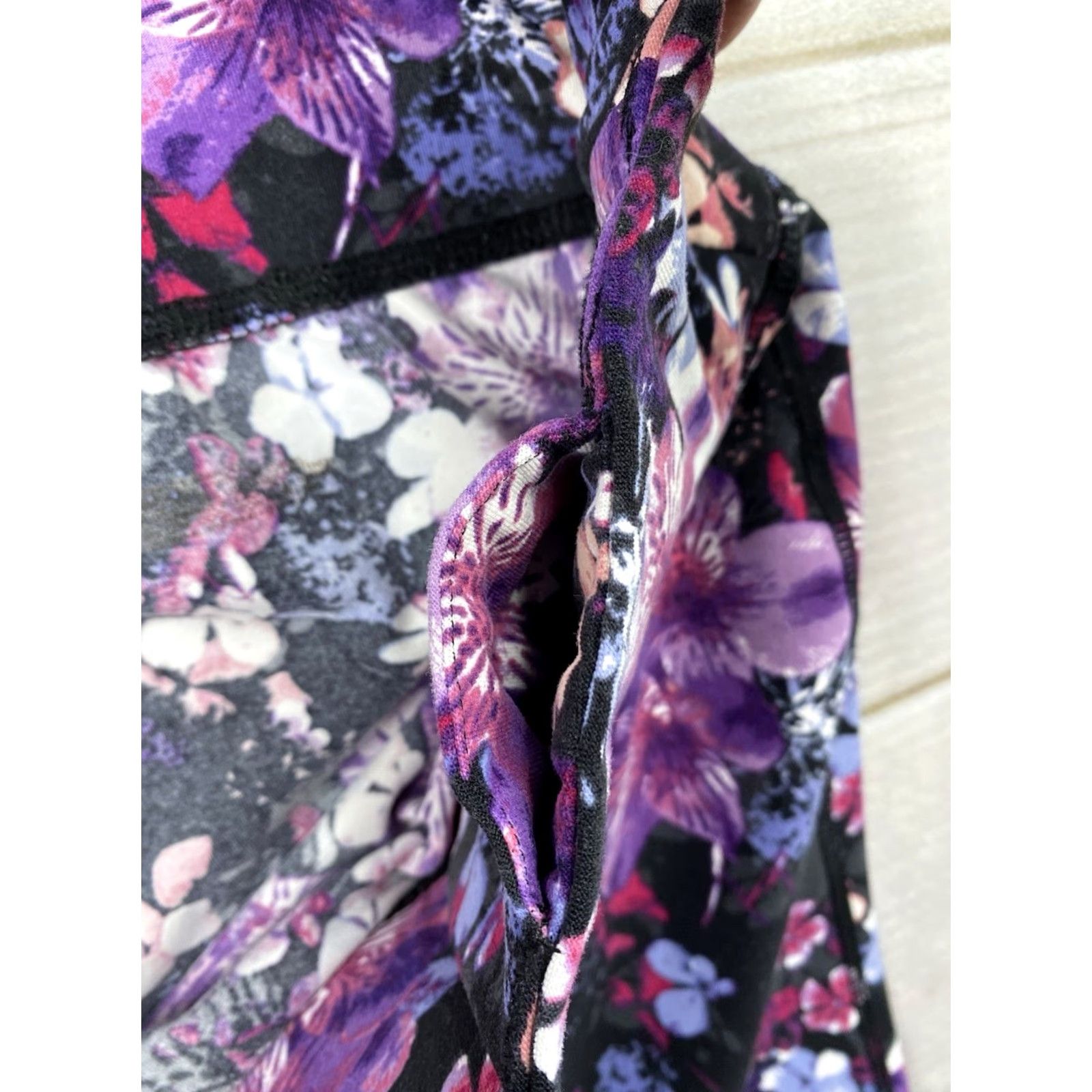 Vintage LIVI Leggings Womens 18/20 Floral Printed High-Rise Capri Pocket Casual Bohemian Flower Print Women's Styles Size 40" / US 18 - 6 Thumbnail