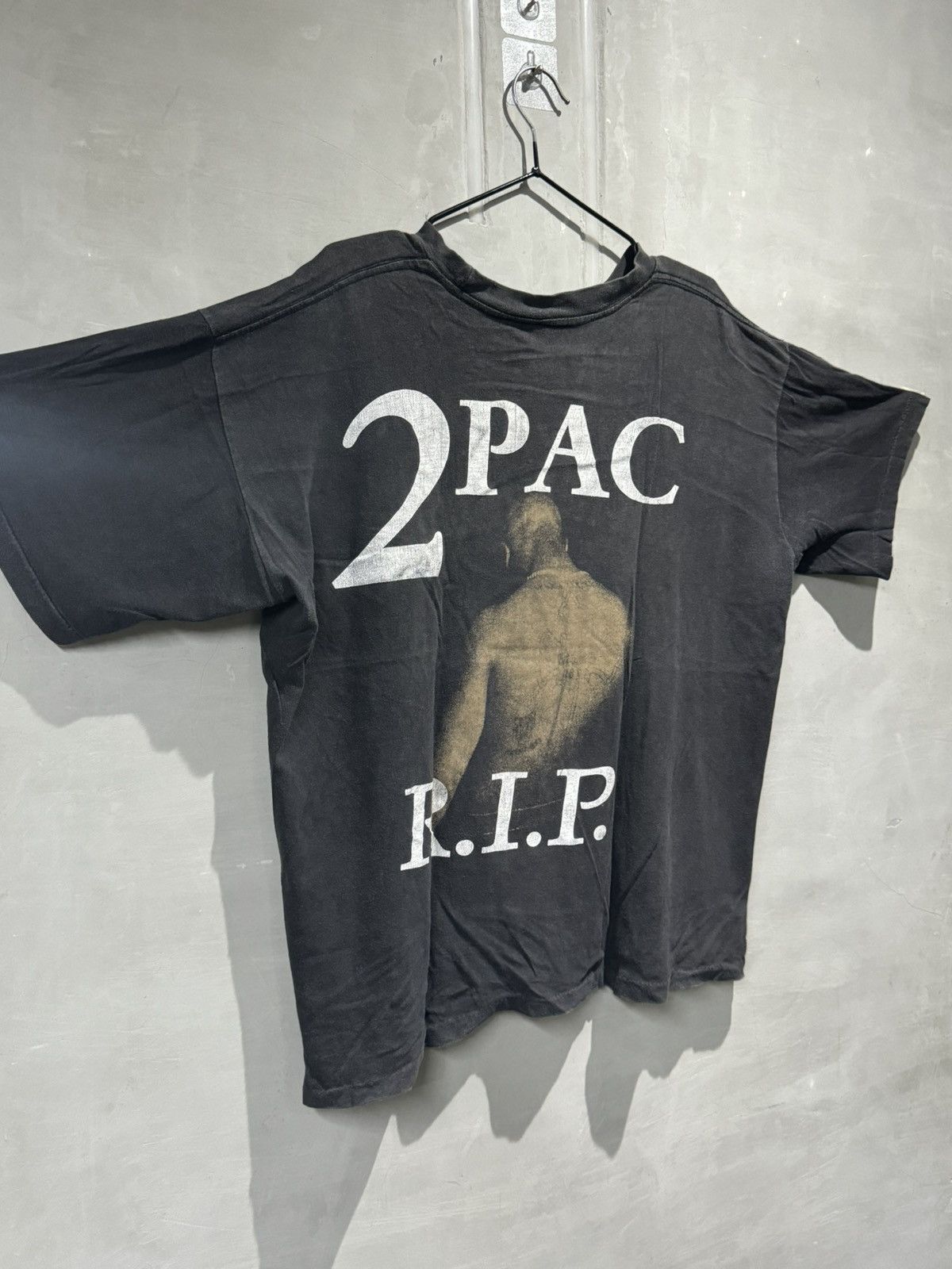 Rap Tees × Vintage Vintage 90s tupac shakur memorial rap tee Size US XL / EU 56 / 4 - 14 Thumbnail