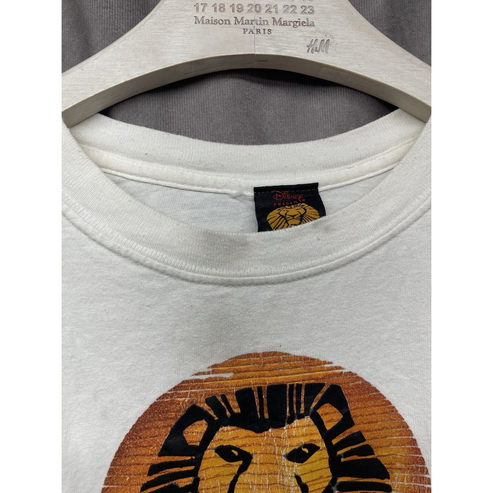 Hanes VTG Lion King Broadway Musical Shirt Medium Disney White Sho Size US M / EU 48-50 / 2 - 4 Thumbnail