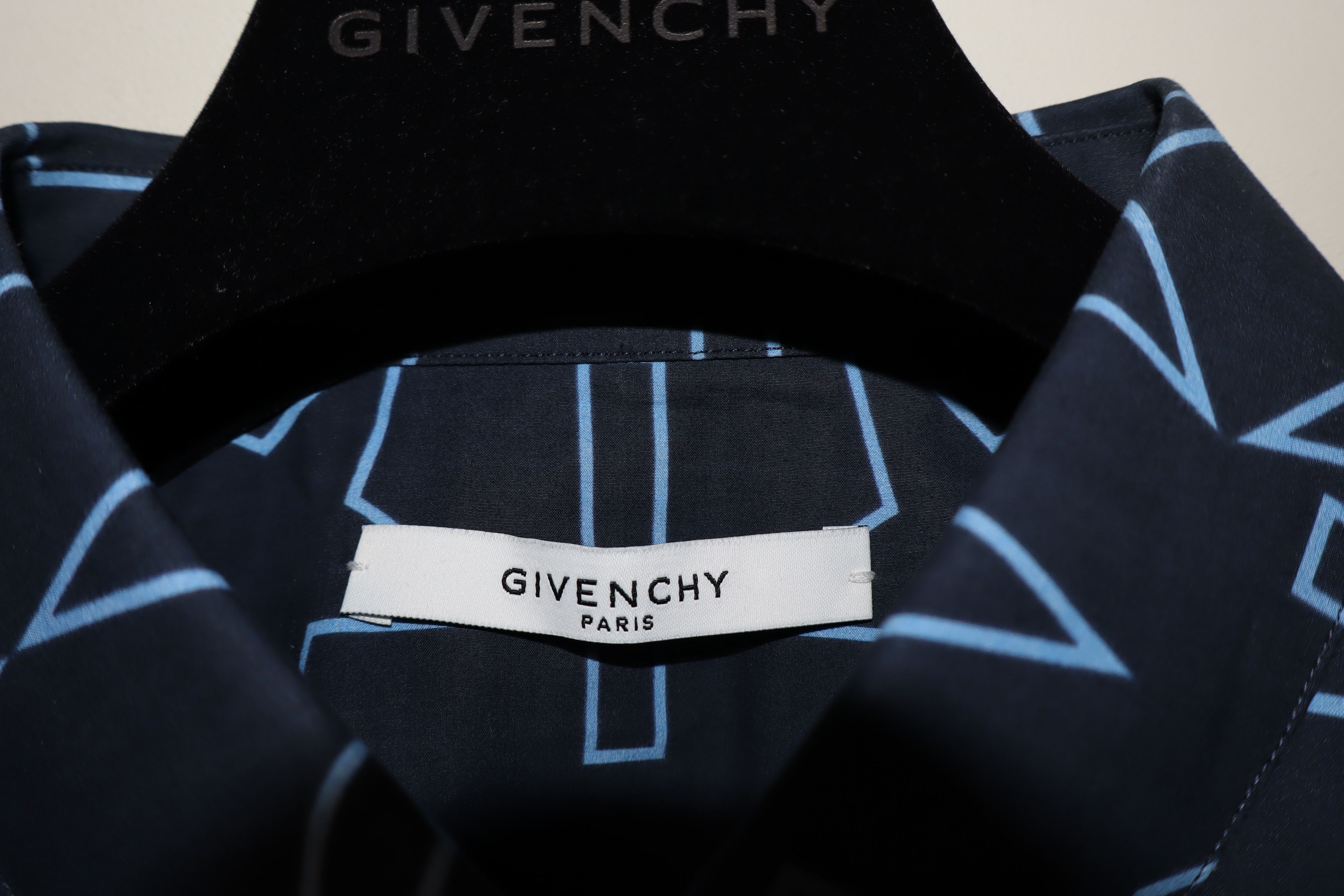 Givenchy Star print logo shirt Size US XL / EU 56 / 4 - 7 Thumbnail